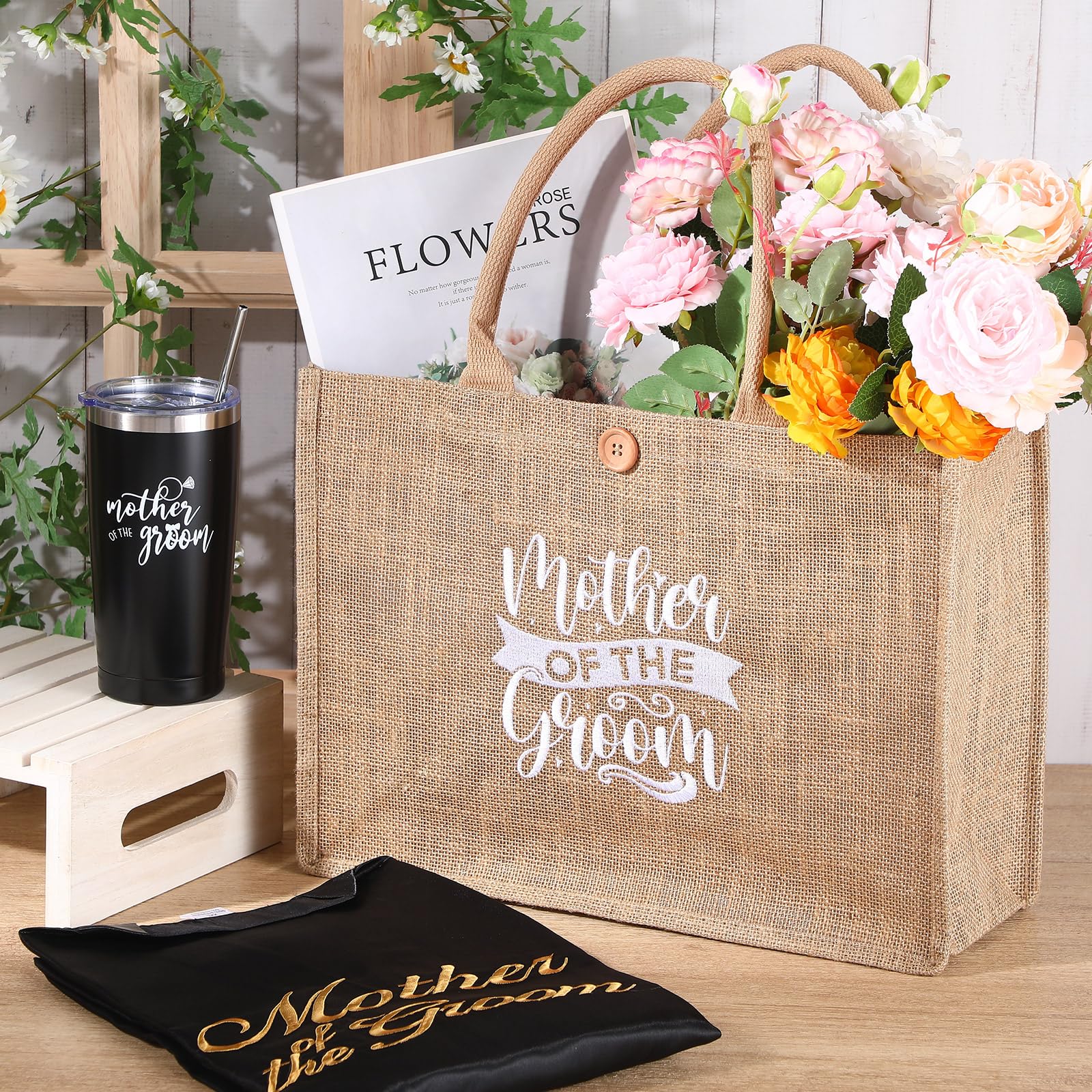 Jeyiour Juego de regalo de 6 piezas para madre de la novia y el novio, batas de satén, bolsa de mano de acero inoxidable de 20 onzas, vasos para compromiso, boda, fiesta de novia (negro)