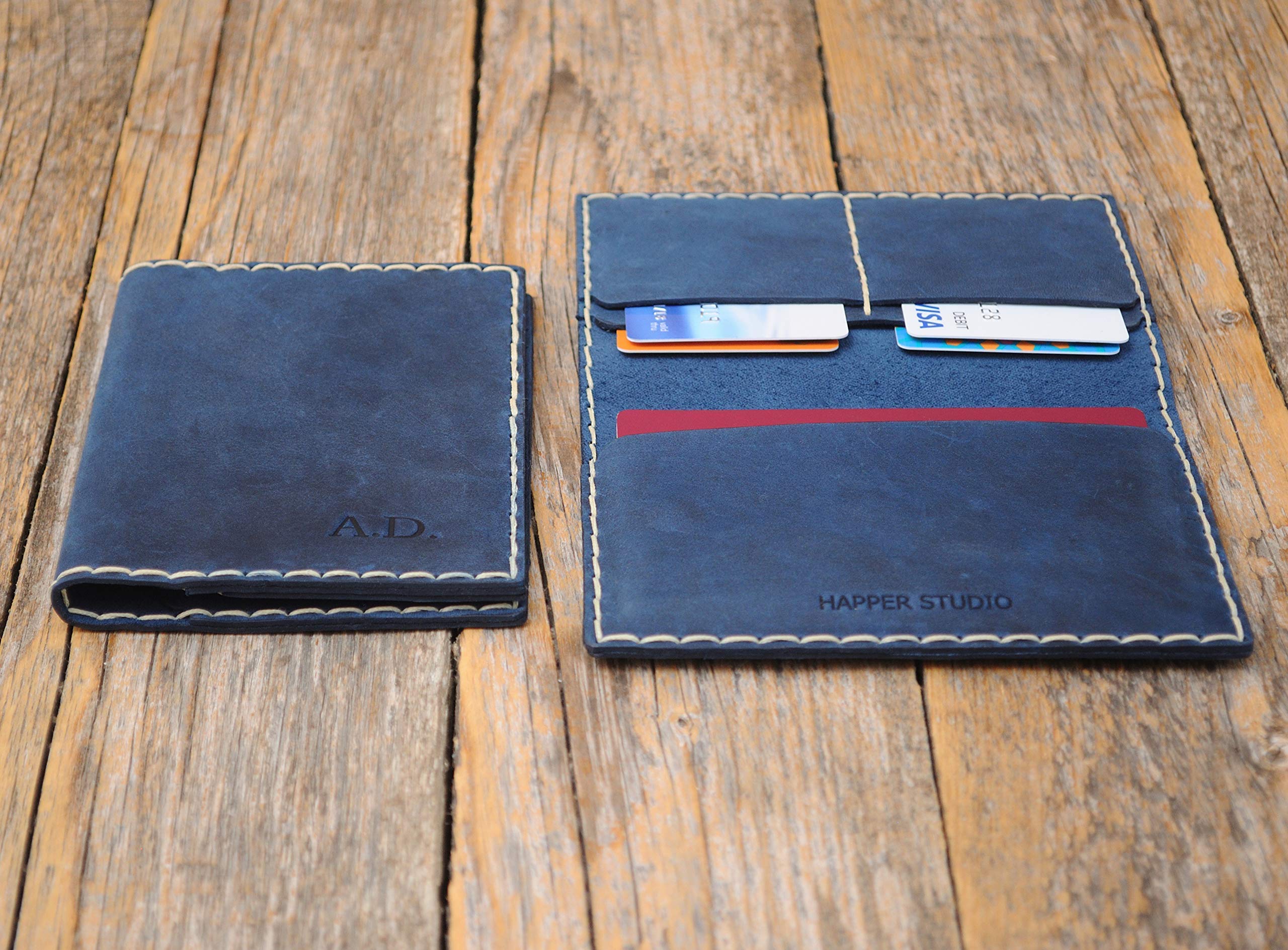 Blu porta-passaporto personalizzato di pelle, documenti di viaggio con tasche per carte e soldi, monogramma del tuo nome