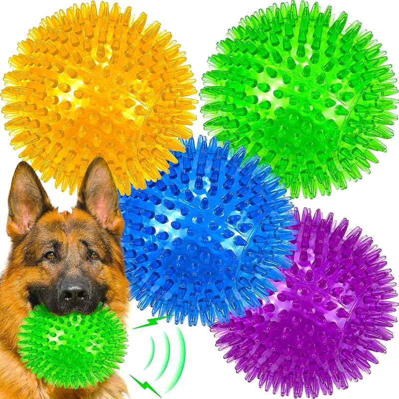 LECHONG Paquete de 4 bolas grandes para perros chirriantes, bolas de goma de 4,5 pulgadas para perros con puntas para masticadores grandes, medianos y agresivos, limpieza de dientes, juguete masticable para entrenamiento y destructor del aburrimiento