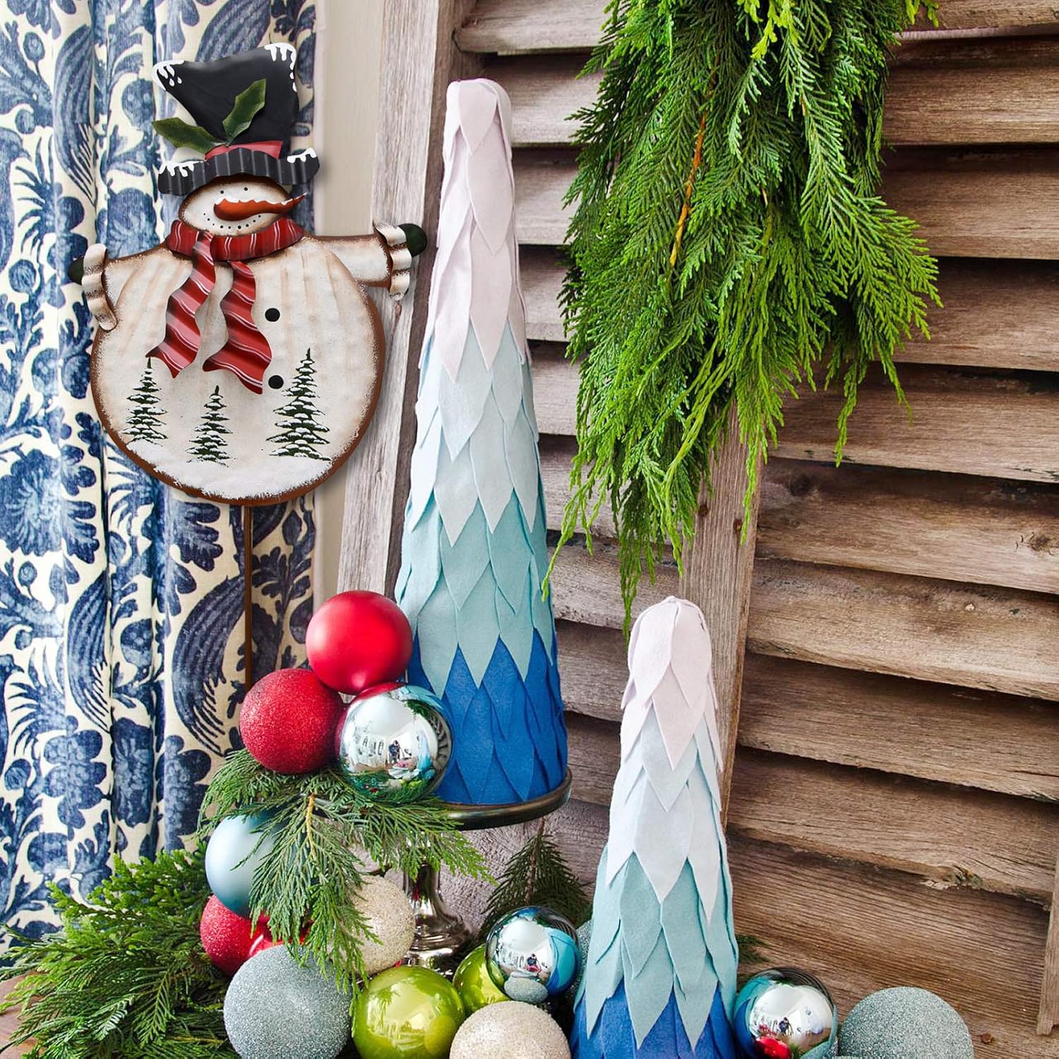 Christmas Snowman Garden Stake Rustic Metal Snowmen Stake Xmas Yard Sign for Outdoor Holiday Winter Patio Porch Lawn Decoration