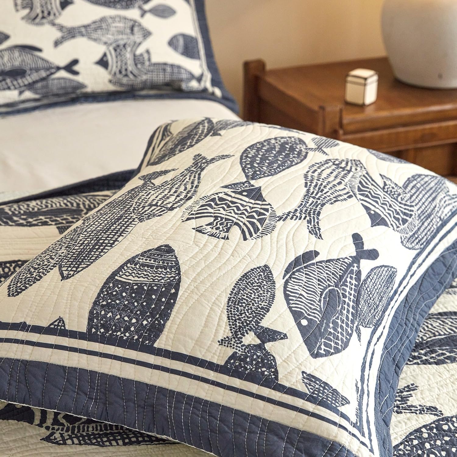 MarCielo 3Pcs Cotton Coastal Quilt Set, Navy Blue Fish Print Bedspread with Pillow Shams Breathable Nautical Beach Bedding (Navy Fish,Queen (95"x90"))