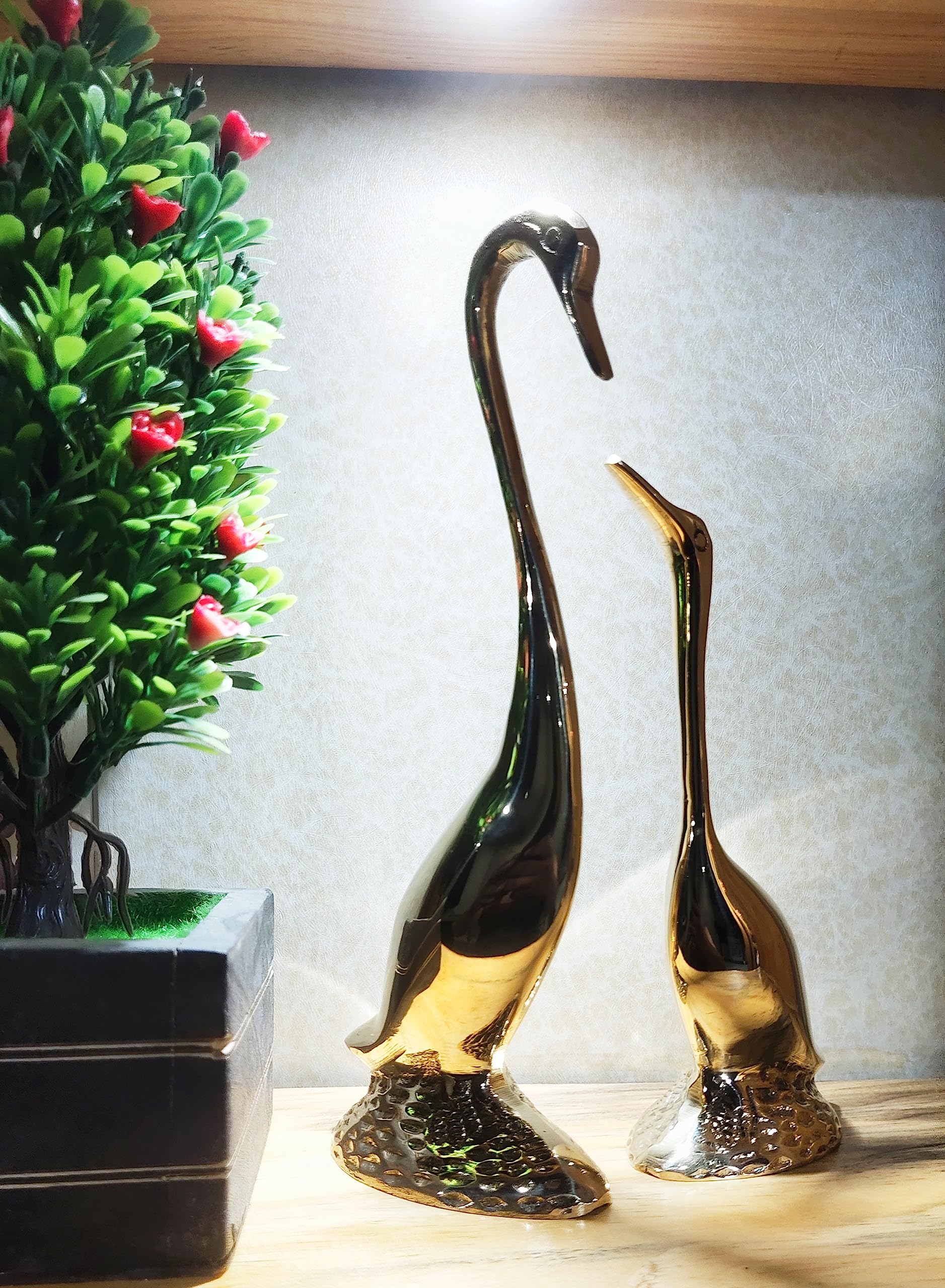 Blissful Decor Presents Brass Saras Pair of Kissing Duck/Swan/Saras Showpiece Vastu Feng Shui Love Birds Love Symbol Brass Figurine Made in India Male: 5CM*4CM*20CM Female: 6CM*4CM*15CM