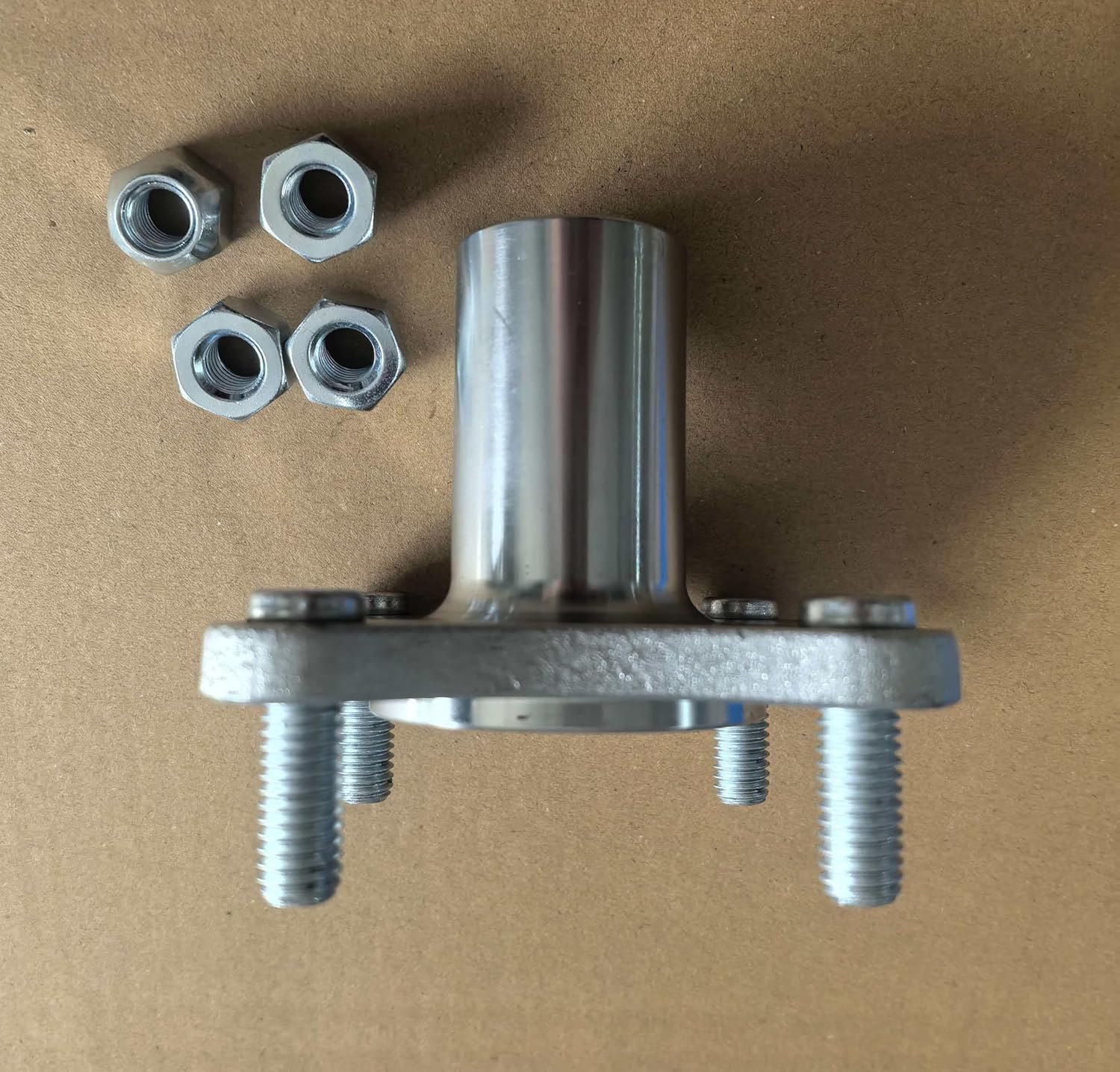 Wheel Hub Assembly 918-04317 with 4pcs Lug Nuts 712-3050 Replacement for CUB CADET Z Force RZT GT LT LX 1054 1554 SX XT1 XT2 ZT1 ZTS1