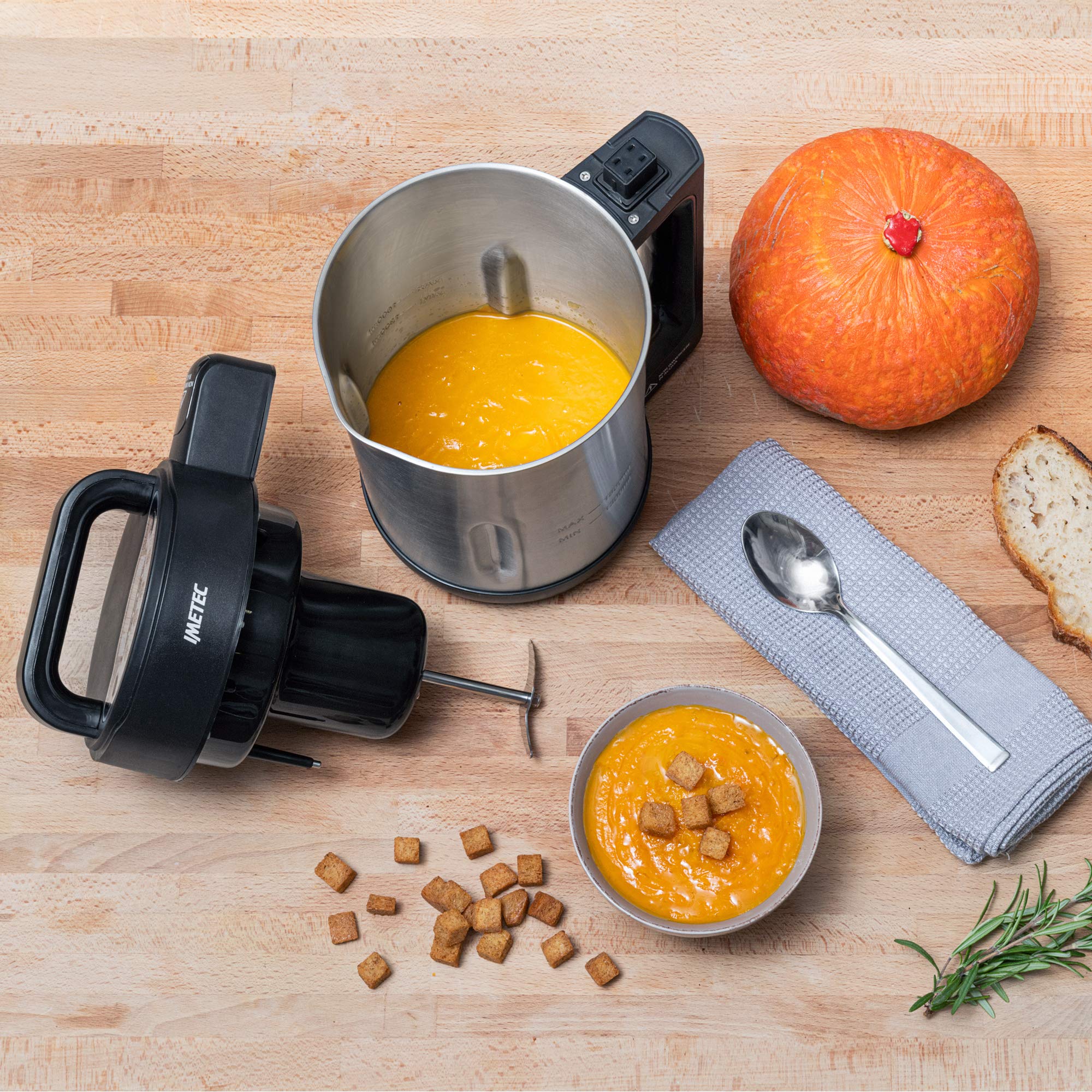 Imetec Sm 1000 Soup Maker, Cuoce E Frulla, 3 Programmi Automatici, Vellutate, Zuppe E Frullati, 6 Porzioni, Lame Seghettate Acciaio Inox, Con Ricettario, 900 W, 1.6 Litri