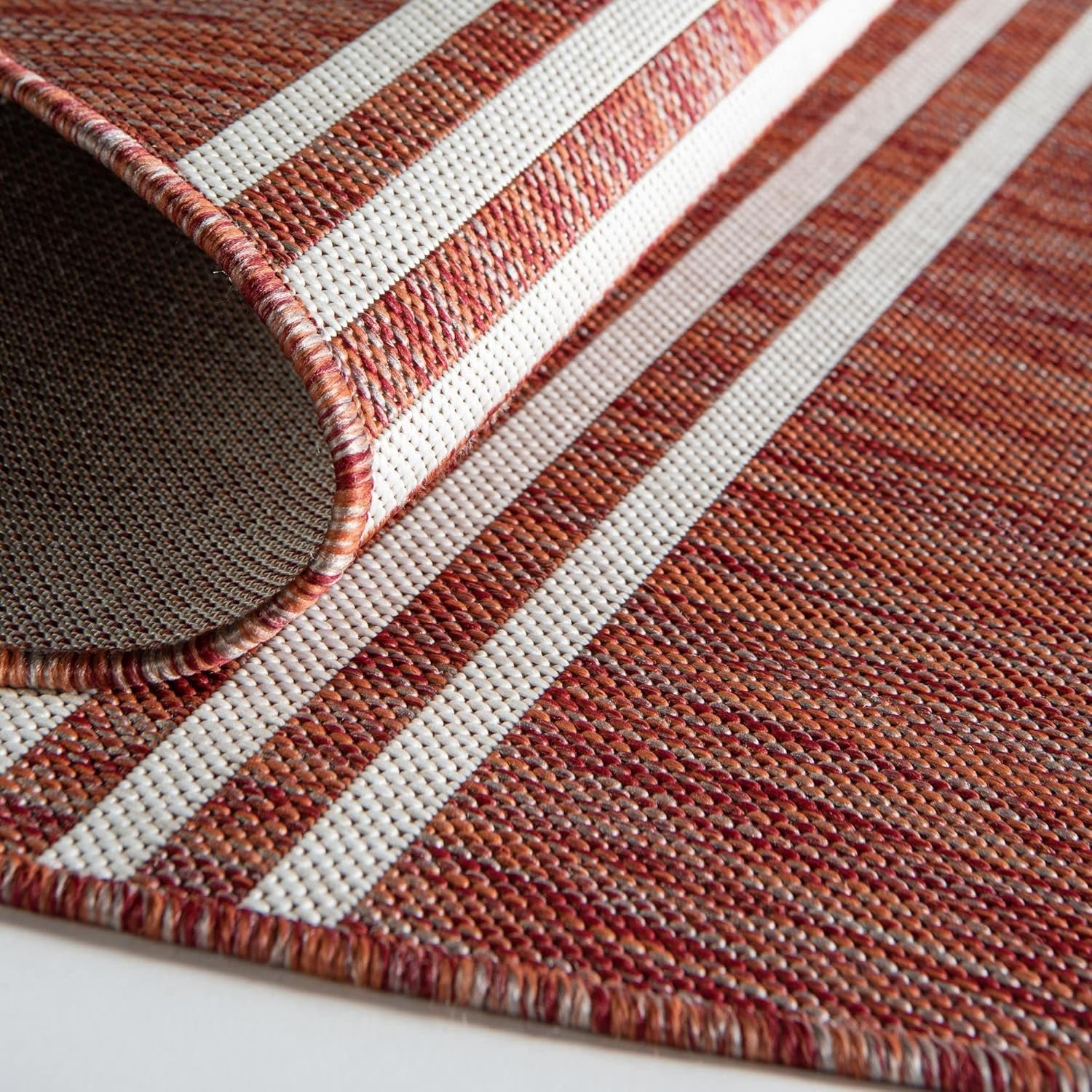 Rugs.com Jill Zarin Outdoor Collection Rug – 4' Round Rust Red Flatweave Rug Perfect for Kitchens, Dining Rooms