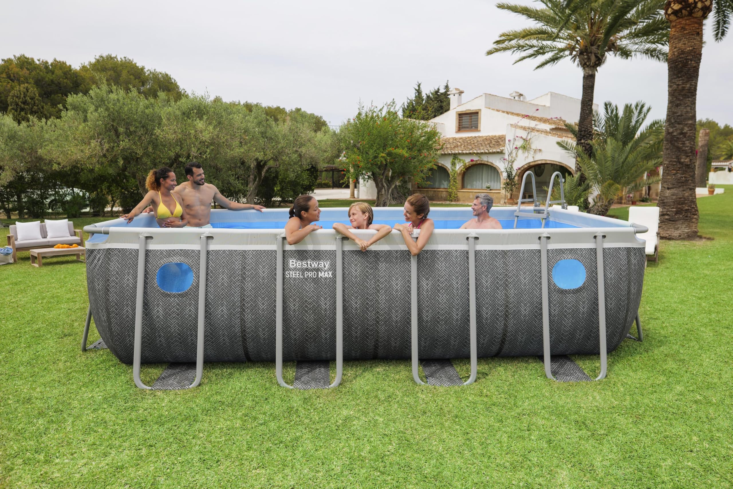 Bestway Steel Pro MAX Frame Pool Komplett-Set mit Filterpumpe, 488 x 244 x 122 cm, 11.532 Liter, Rattan-Optik, Splashview Bullaugen, Sicherheitsleiter, Abdeckplane, Filterkartusche, Schiefergrau