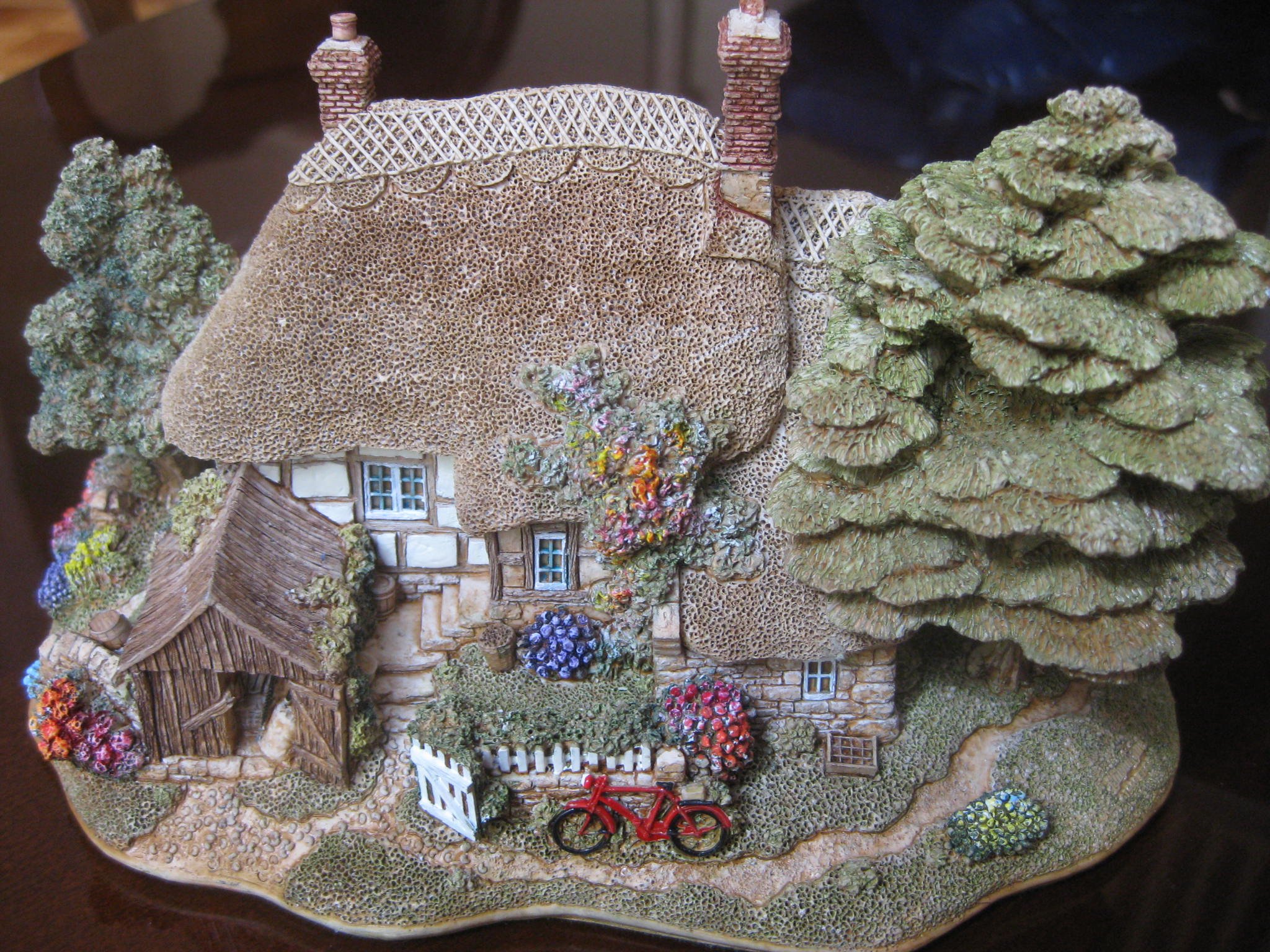 リリパットレーン　L2241 PEN PALS Lilliput Lane Pen Pals L2241 : Amazon.ca: Home