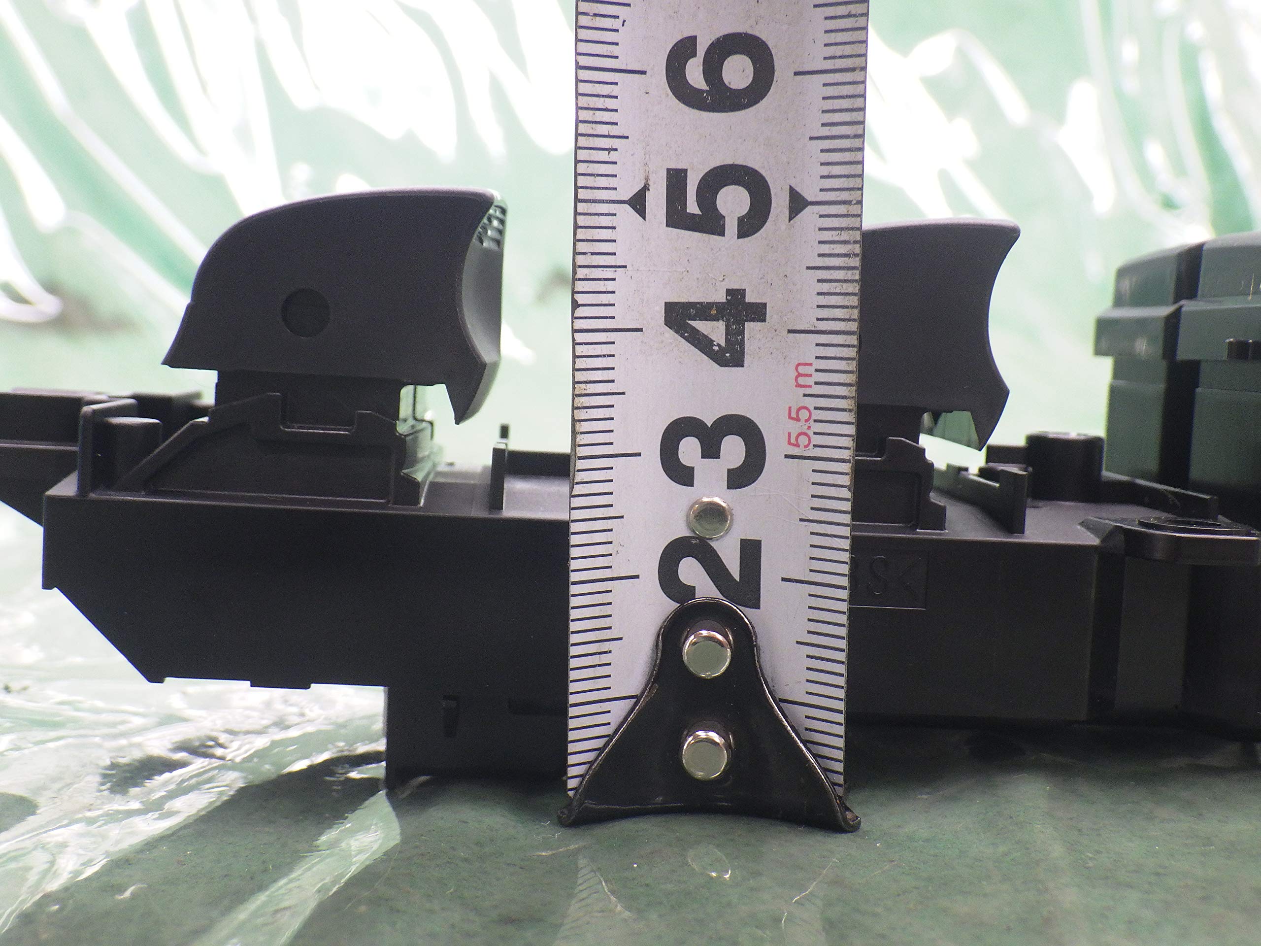 Amazon | 【中古】84040-42040 新型RAV4純正 パワーウンドウスイッチ