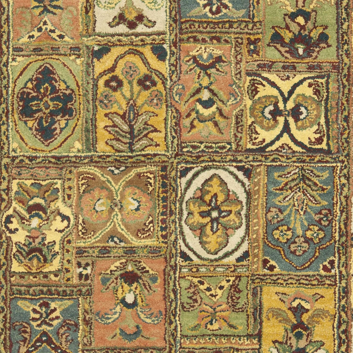 SAFAVIEH Classic Collection Area Rug - 6' x 9', Assorted, Handmade Traditional Oriental Wool, Ideal for High Traffic Areas in Living Room, Bedroom (CL386A)