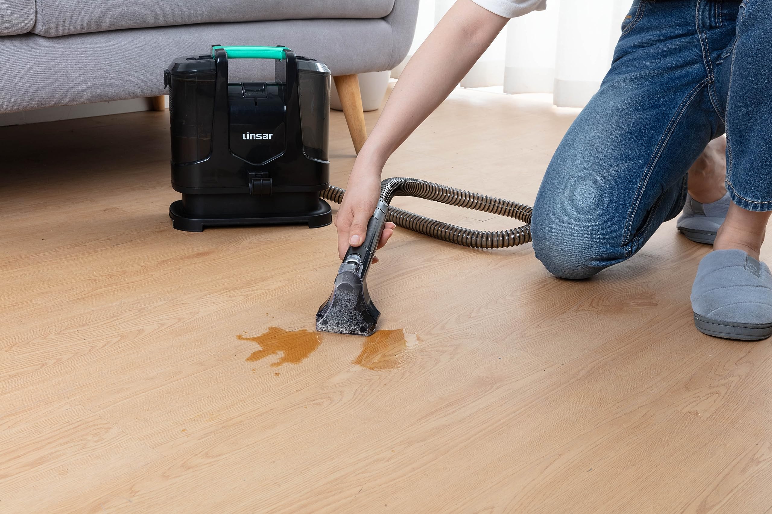 Linsar - Aspiradora de Agua tapiceria - Pulveriza, friega y aspira - en seco y húmedo para escaleras, tapicerías y alfombras - Cable de 3,3 m - 2 Accesorios - 400 vatios