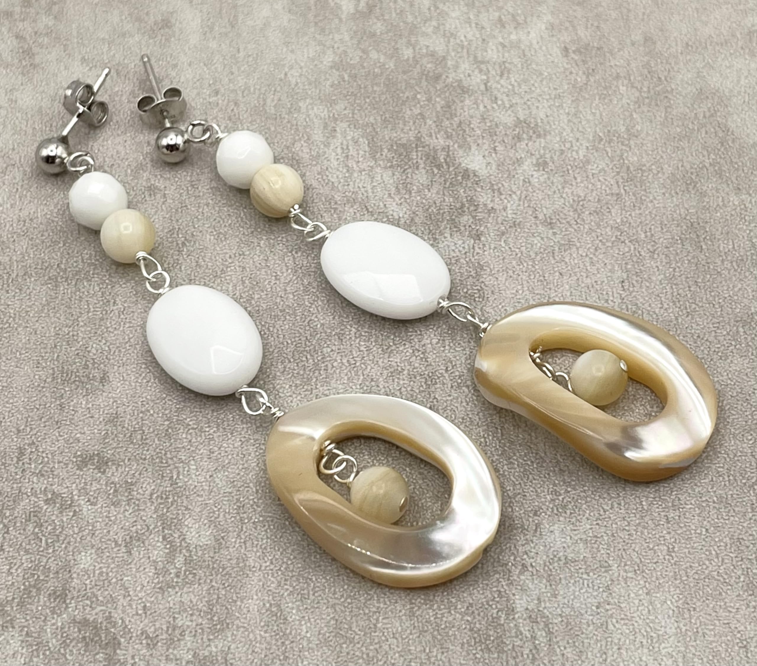 Orecchini in Argento 925 Madreperla Beige e Agata Bianca, Pendenti Lunghi Ovali, Gioielli con Pietre Dure, Bijoux Boho Artigianali, Regalo