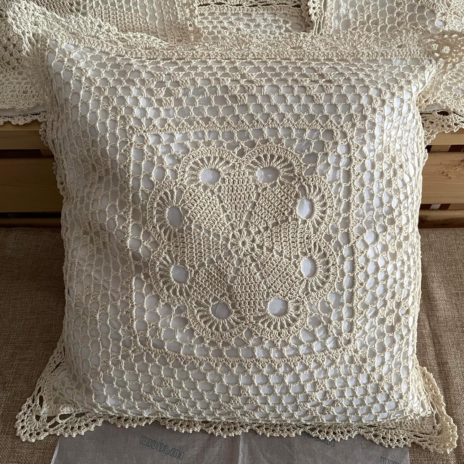 MINDPLUS Cotton Hand Crochet Lace Throw Pillow Cushion Cover Decorative Handcraft Pillowcase 15.7 x15.7 inch Floral Pattern Vintage Rural Style (B Beige)
