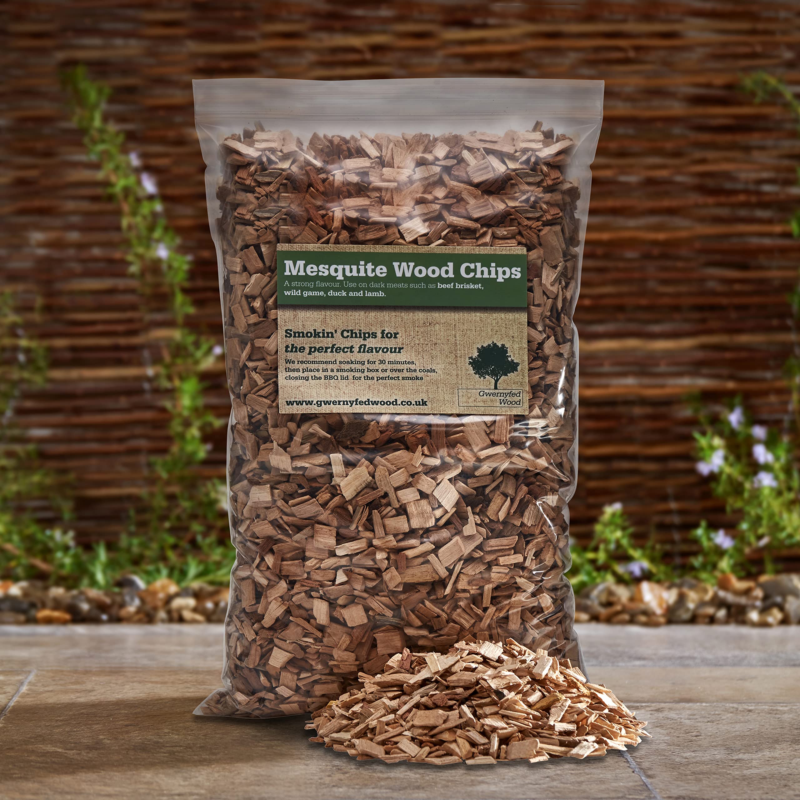 Gwernyfed Wood Green Mesquite Smoking/Smoker Wood Chips 3 Litre - (24 Great Flavours 100% Natural) Kiln Dried Woodchips For Smoking Food/Smokers/Bbq's/Ovens