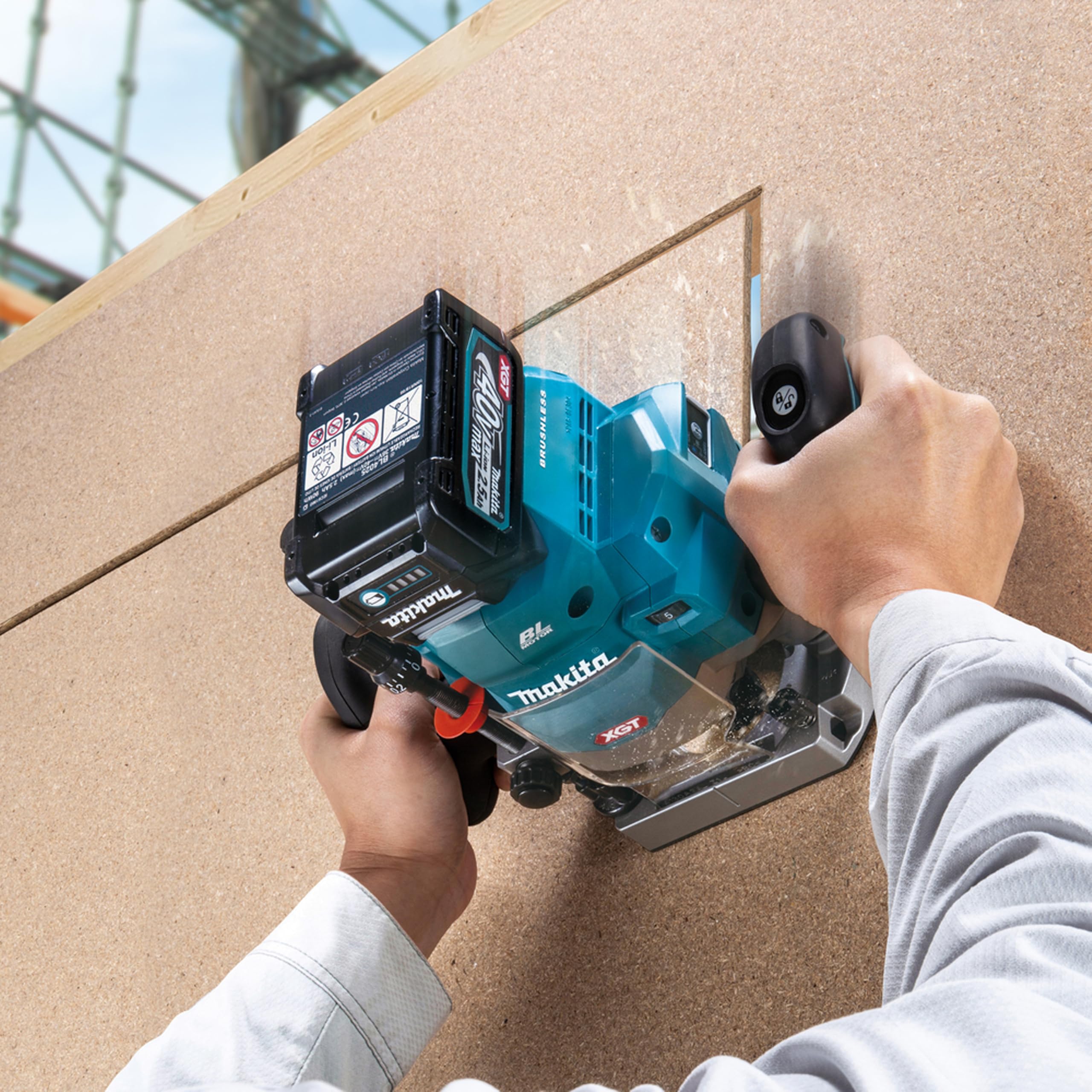 Makita Router sin escobillas RP001GZ02 40V Max Li-ion XGT suministrado en una funda Makpac, baterías y cargador no incluidos