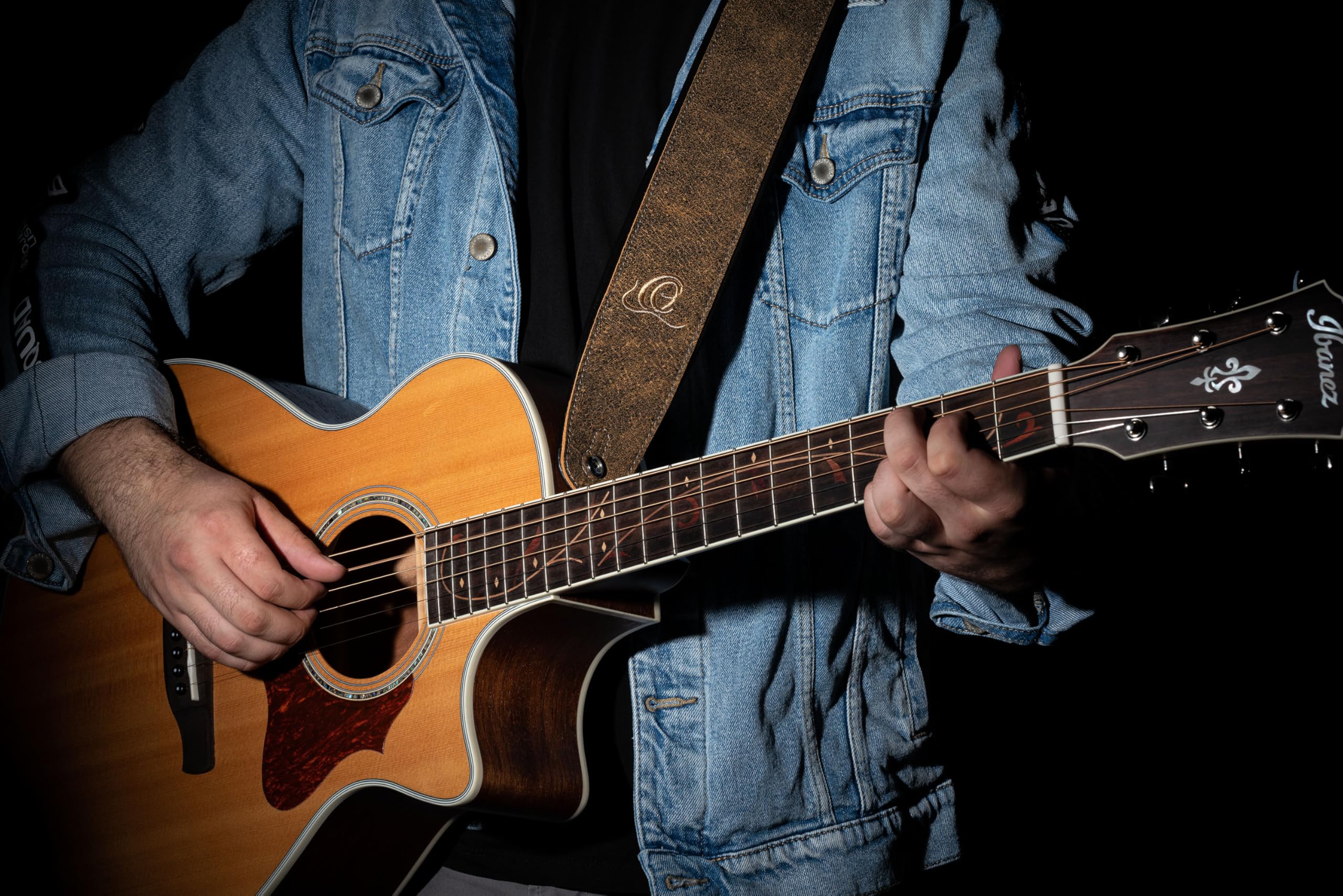 Ortega Guitars Gitarrengurt Länge Verstellbar - Akustik Gitarre / Bass, E-Gitarre, E-Bass - Artist Series - Echtleder, Desert Stone (OSAR-3)