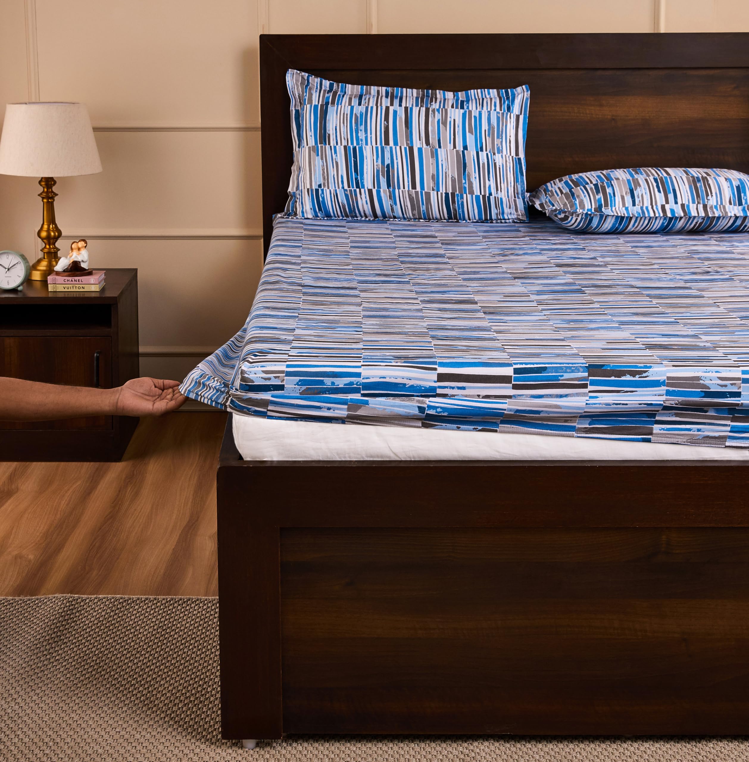 Amazon Brand - Solimo Queen Size Fitted Bedsheet with 2 Pillow Cases | 200 TC | 100% Cotton | Washing Machine Washable | Fits Up to 7 Inch Mattress | 78 X 60 Inches | Geometric Design (Blue)-image-34