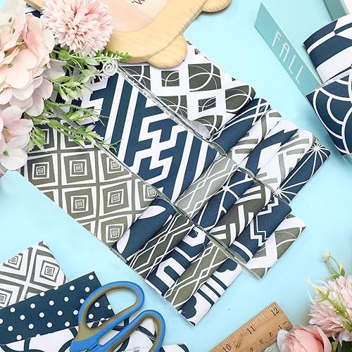 Miniatura 5 de Ganeen Paquete de 200 tiras de tela de gelatina navideña de 2.5 pulgadas, paquete de tiras de tela de retazos de algodón precortadas enrolladas para