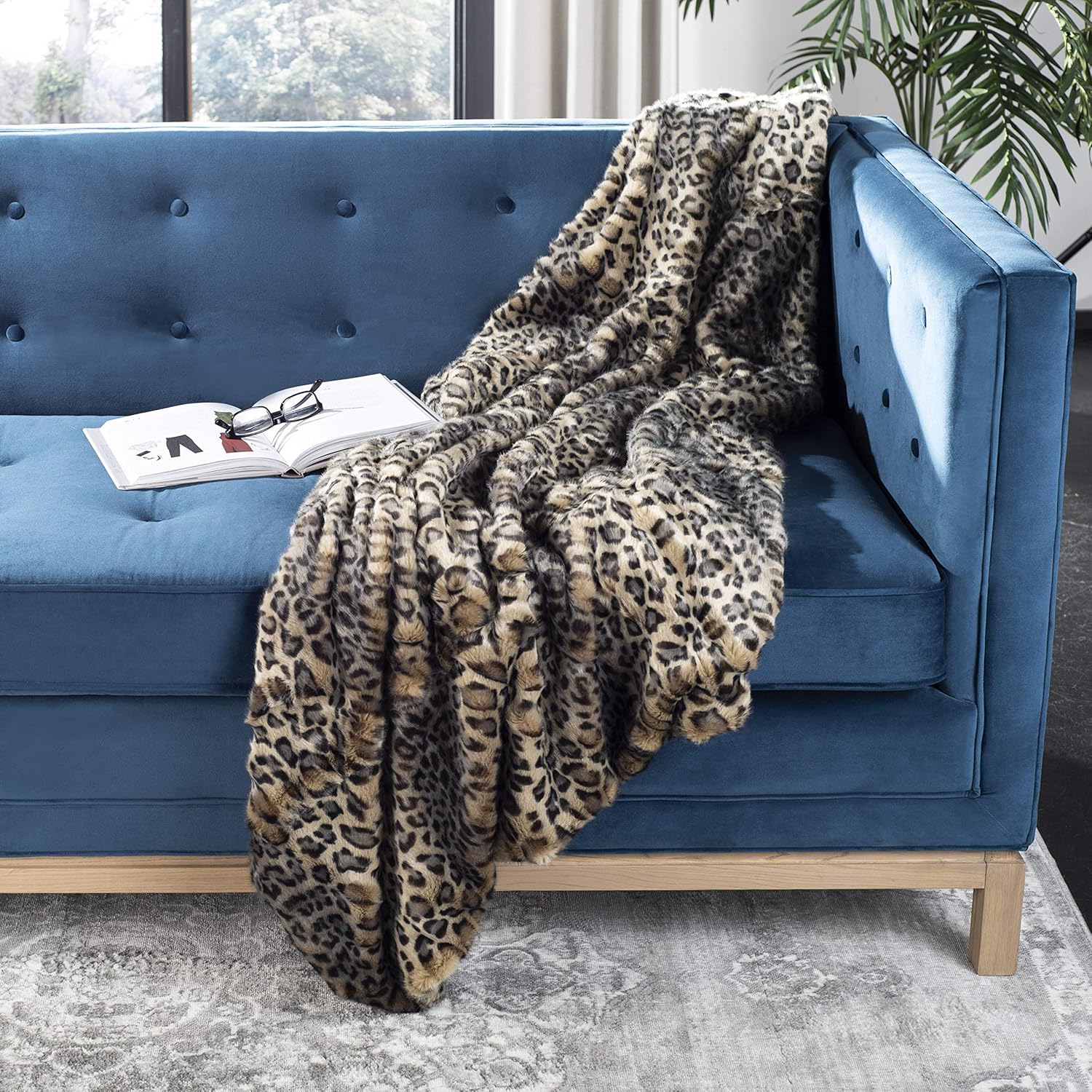 SAFAVIEH Faux Black Leopard Throw Blanket, 50"x60"