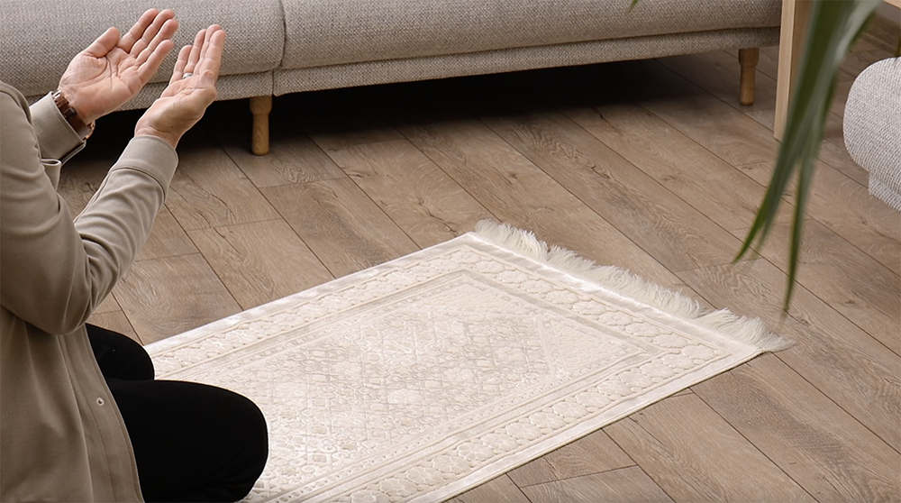namaz さま Amazon.com: FUMMI Soft Padded Muslim Prayer Rug with Tasbih Beads