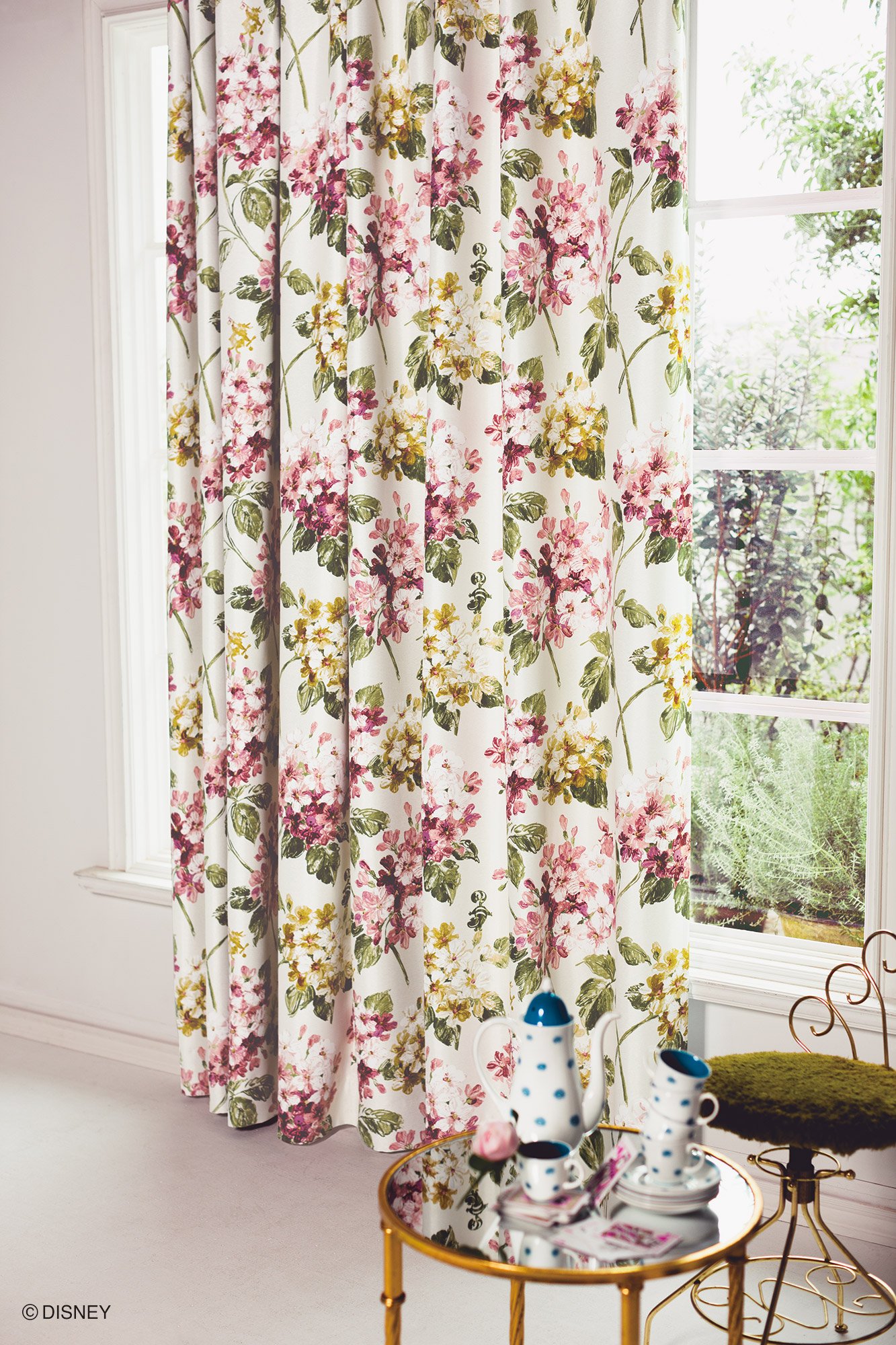 Amazon｜ディズニー 遮光カーテン アリス アジサイ 100×178cm