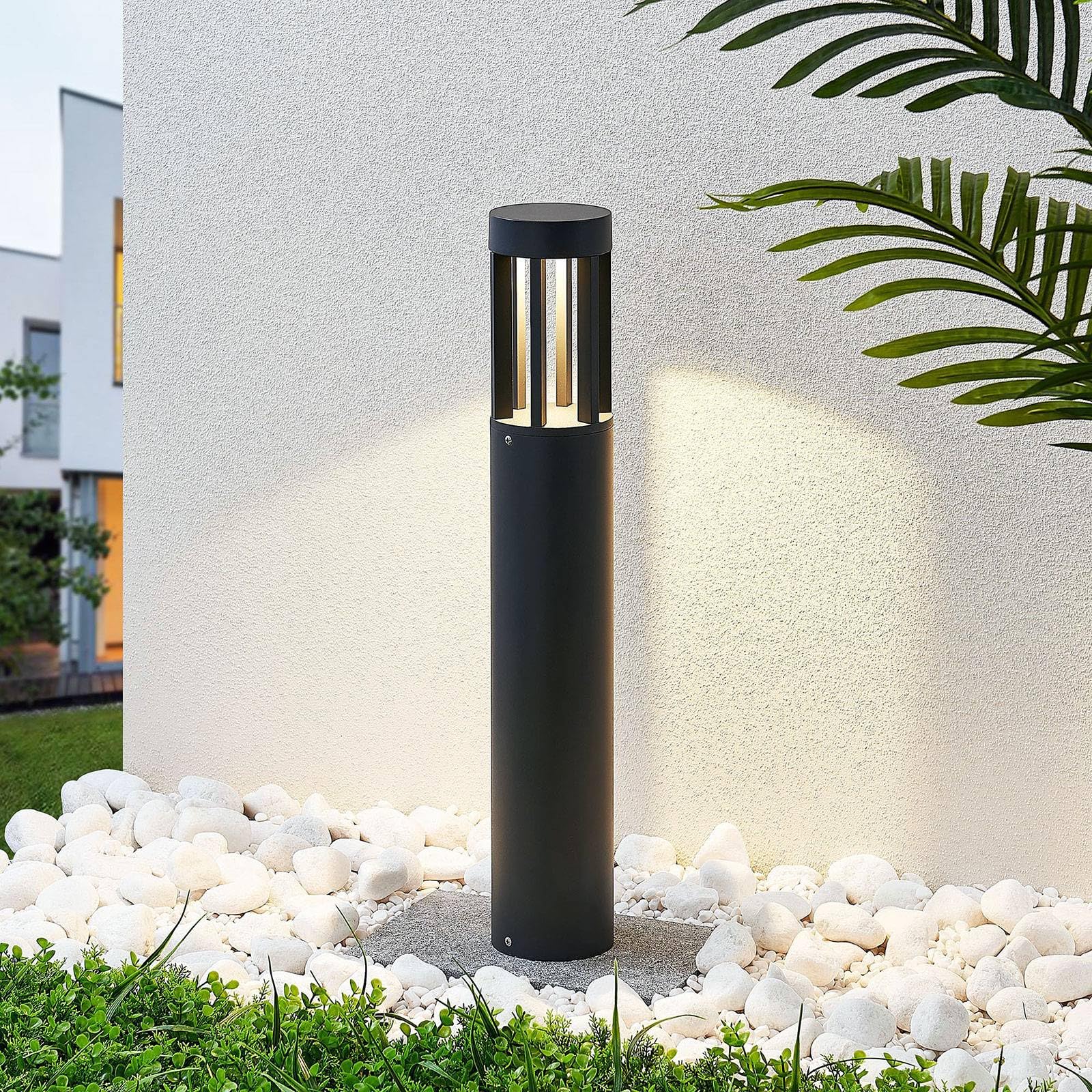 Lucande LED Wegeleuchte, Pollerleuchte Dunkelgrau Außenleuchte 65 cm spritzwassergeschützt IP54 6,5W Gartenlampe