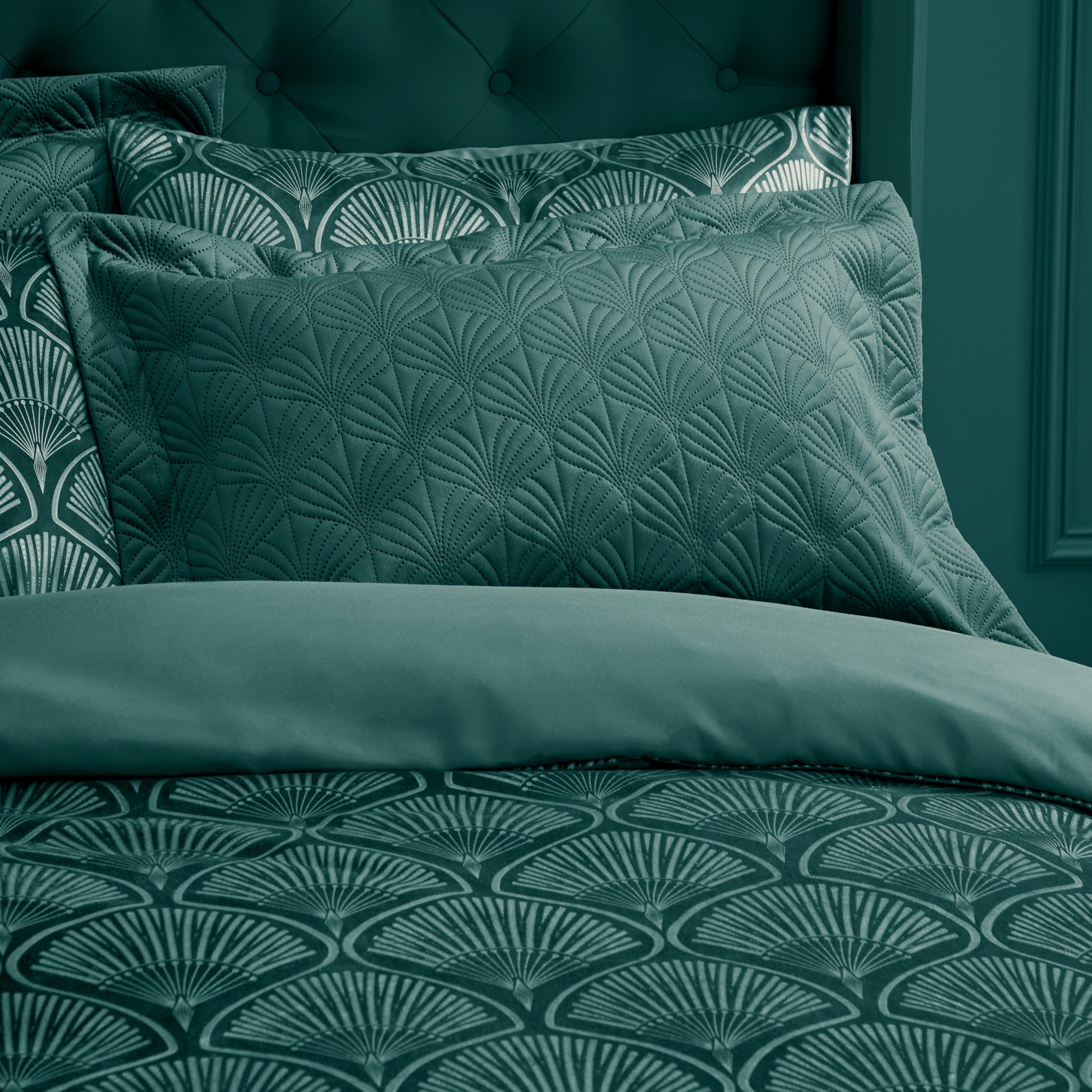 Catherine Lansfield  Green Art Deco Pearl Quilted Pillow Sham Pair in Size Pillowsham, Sports Direct