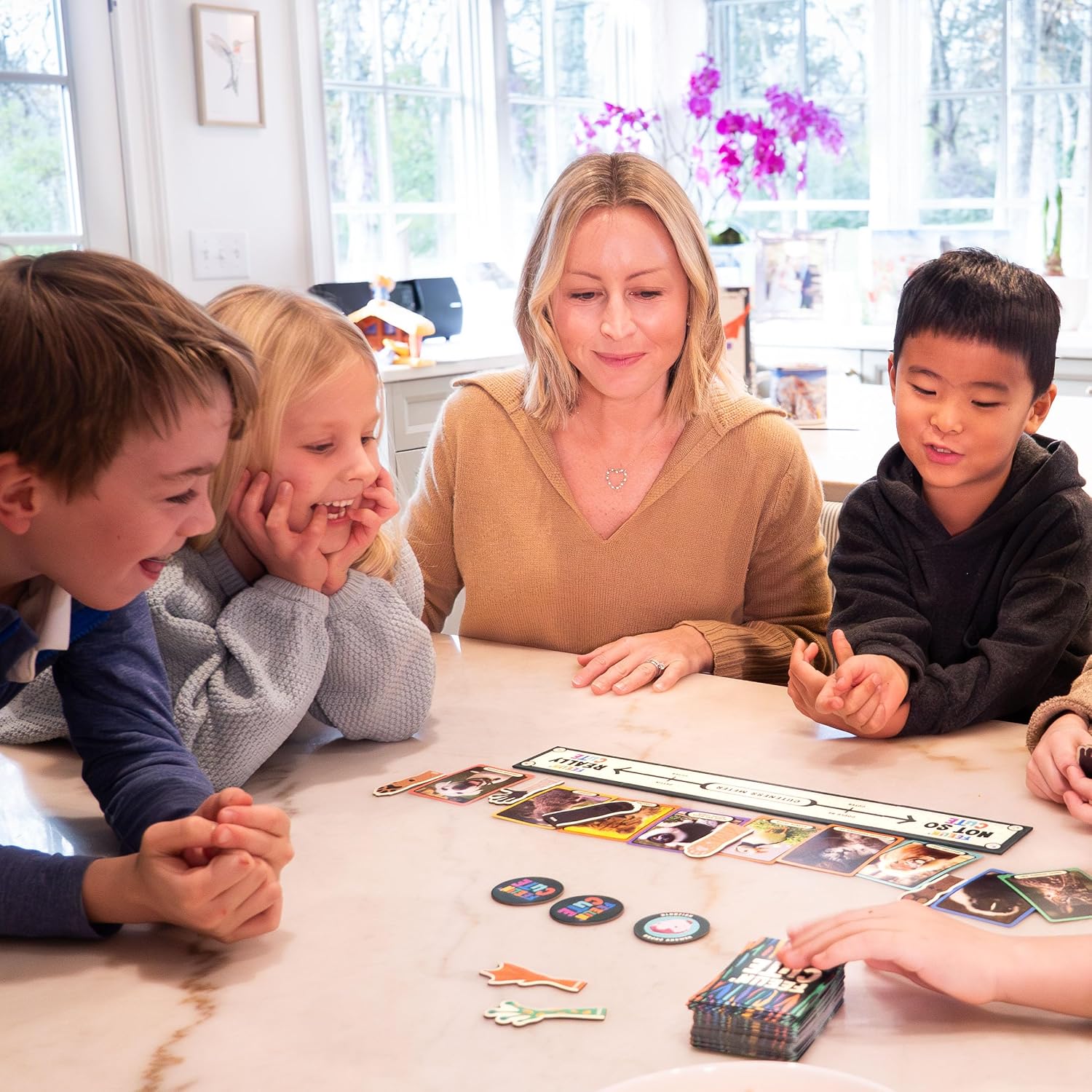 Hootenanny Games Feelin’ Cute Family Party Game | Determine Which Animals are Cutest | Perfect for Family Game Night | 2-8 Players, Ages 6+