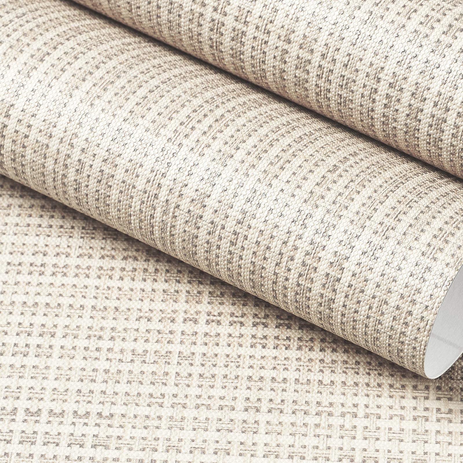 Papier peint beige effet tissu pour rénover une chambre ou salle de bain