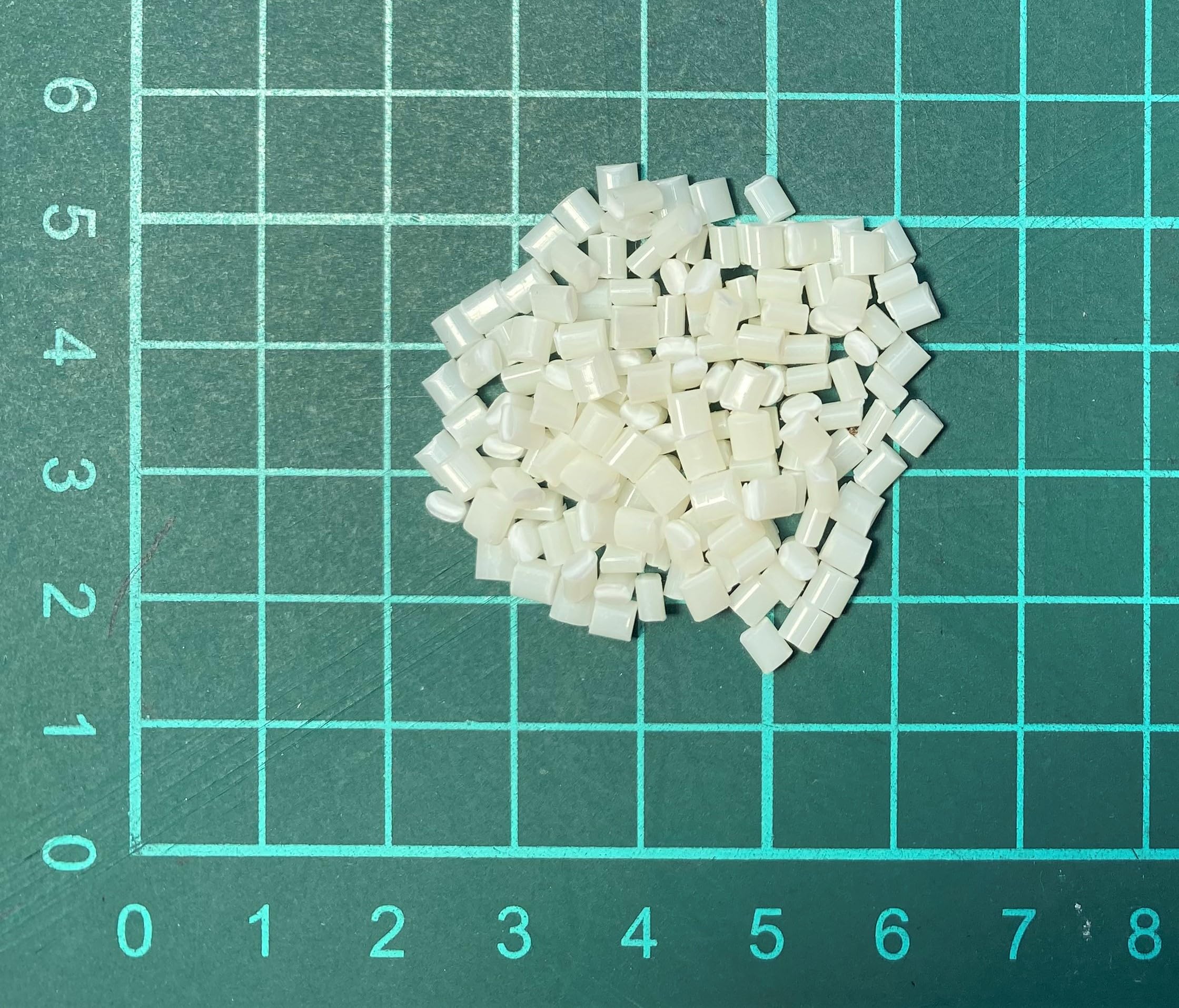 Amazon.co.jp: 樹脂ペレット 射出成型用材料 研究や試作に (ABS Amazon.co.jp: 樹脂ペレット 射出成型用材料 研究や試作に (ABS