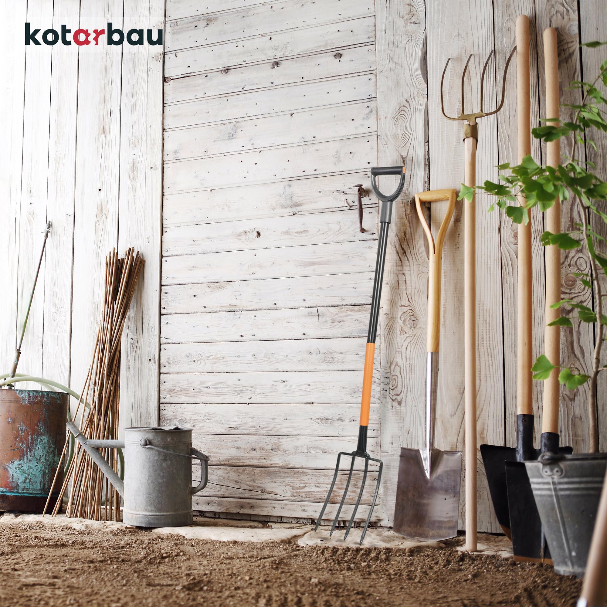 KOTARBAU® Spatengabel mit 4 Zinken Forke mit Stahlstiel 130 cm Heugabel mit D-Griff Mistforke Grabegabel Mistgabel Gartengabel Gartenforke Gartenpflege Gartengeräte Gartenwerkzeug