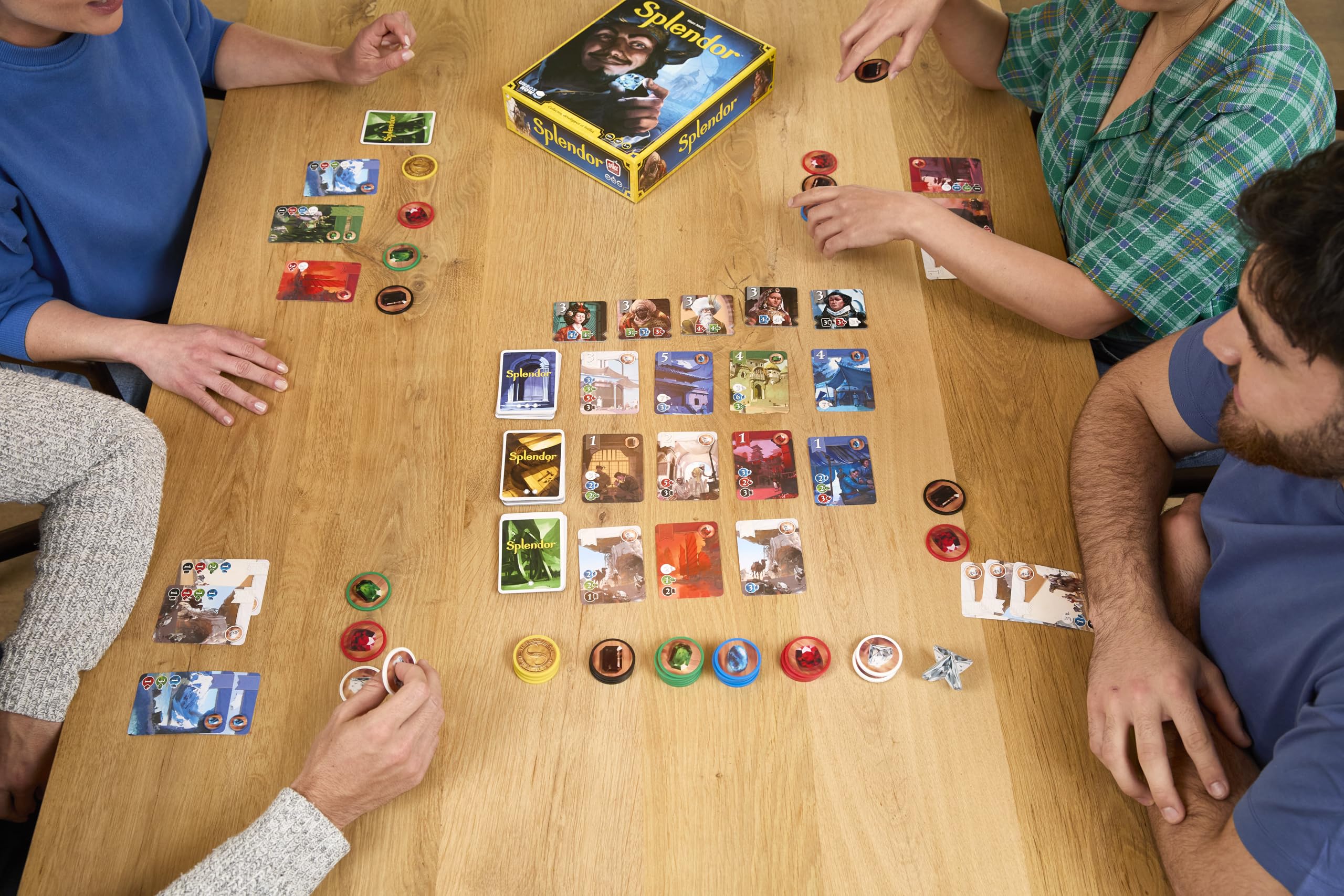 Asmodee Splendor Nueva Edición, Juego de Mesa de Estrategia y Colección de Gemas, Conviértete en un Maestro del Gremio de Mercaderes, A Partir de 10 Años, De 2 a 4 Jugadores, 30 Minutos, Español
