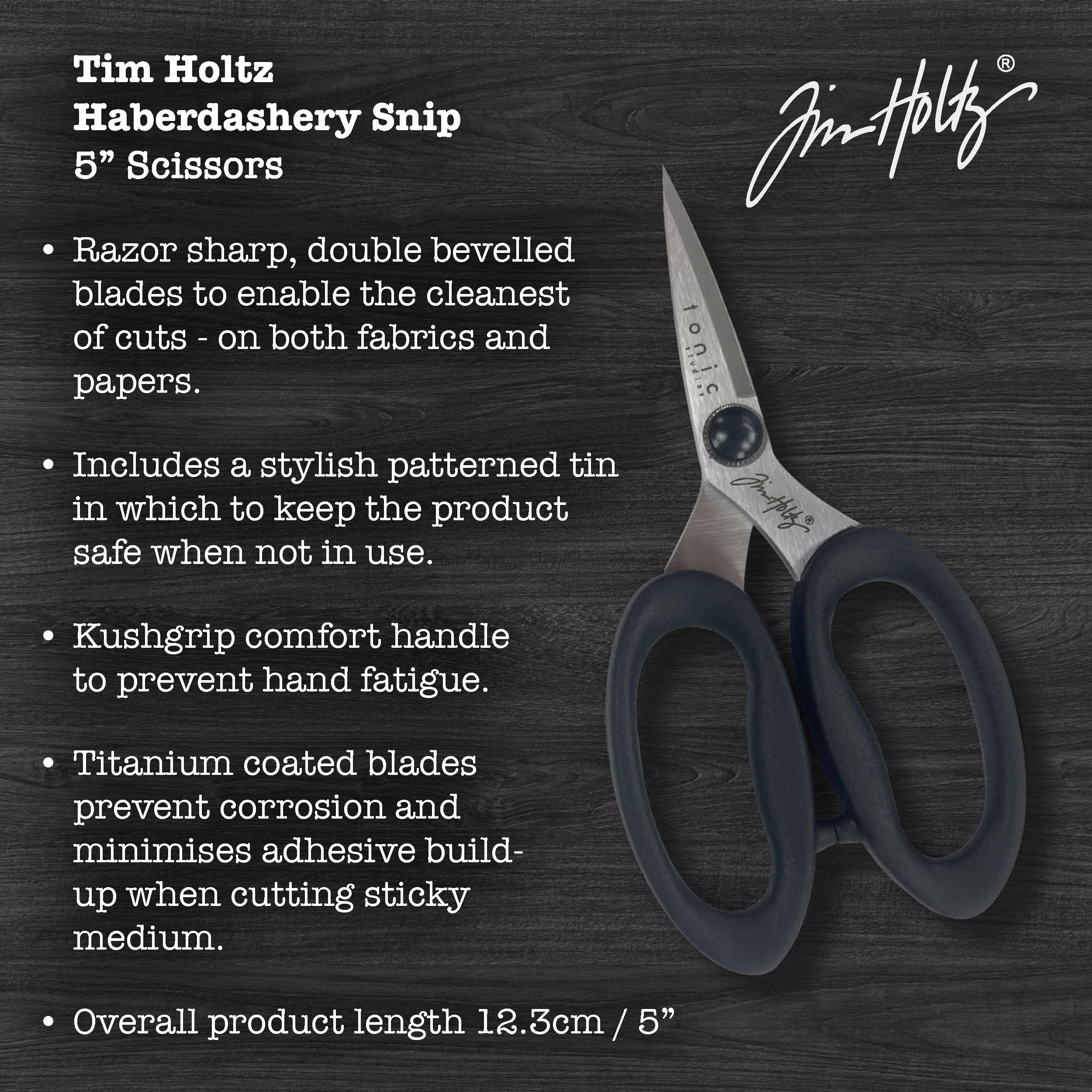 Tonic Studios - Paquete de tijeras de mercería Tim Holtz - Incluye tijeras recubiertas de titanio de 5 y 6 pulgadas con latas de almacenamiento estampadas