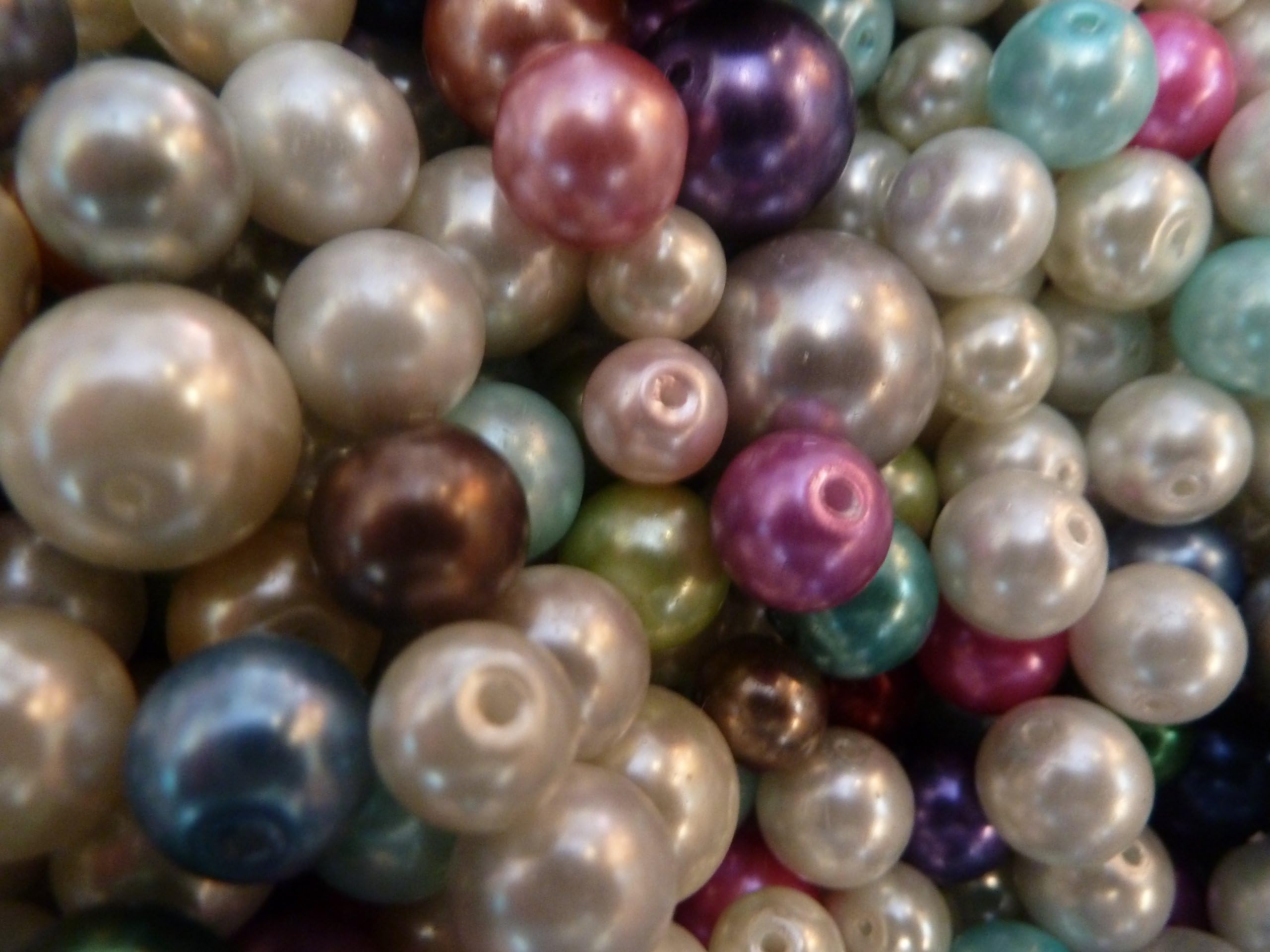 150 Mixed Sizes Glass Pearl Beads 12mm Largest - 6mm Smallest Great Selection