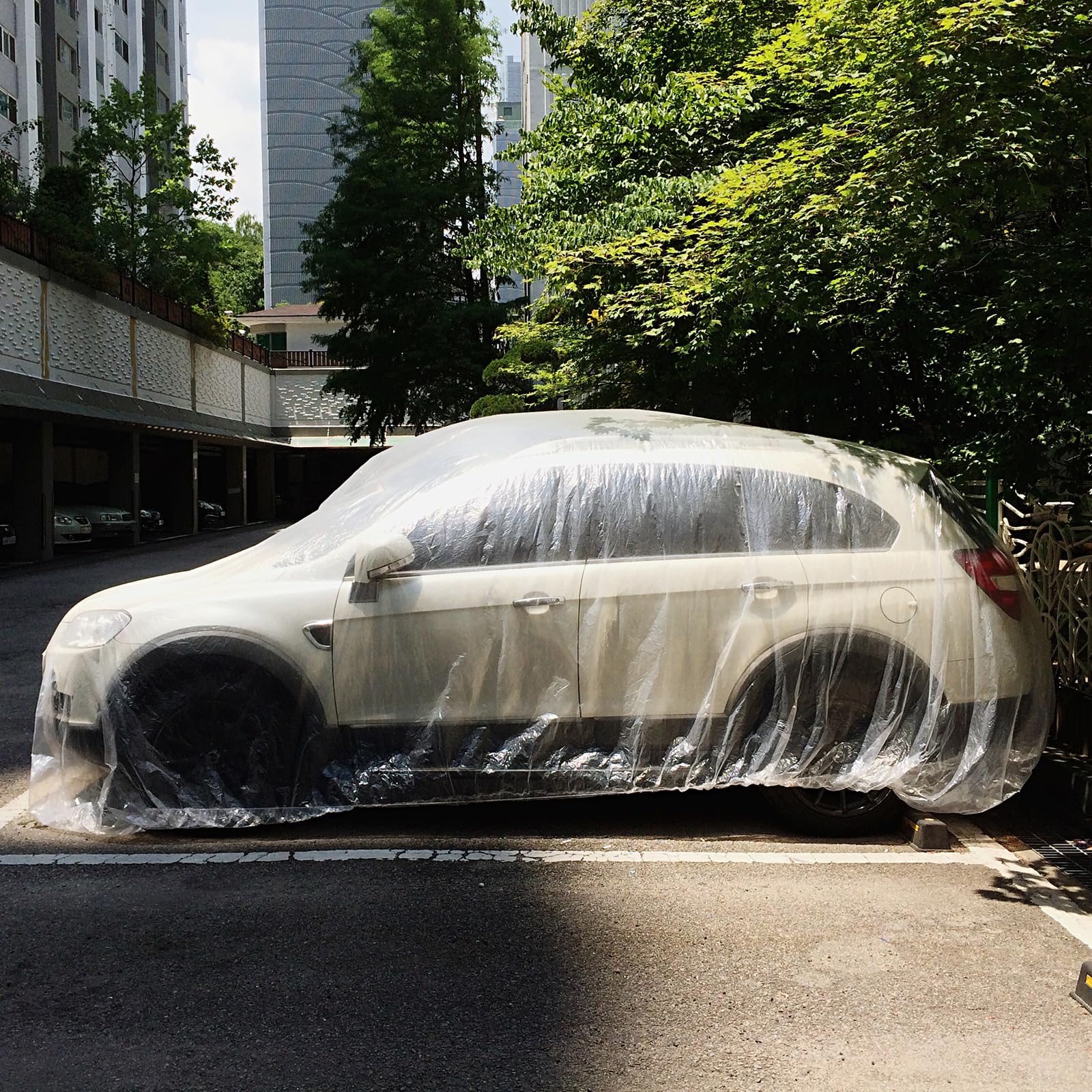 Molain 4 Pack Disposable Car Cover Clear Plastic Car Cover Waterproof Universal Rain Dust Garage Covers with Elastic — view 6