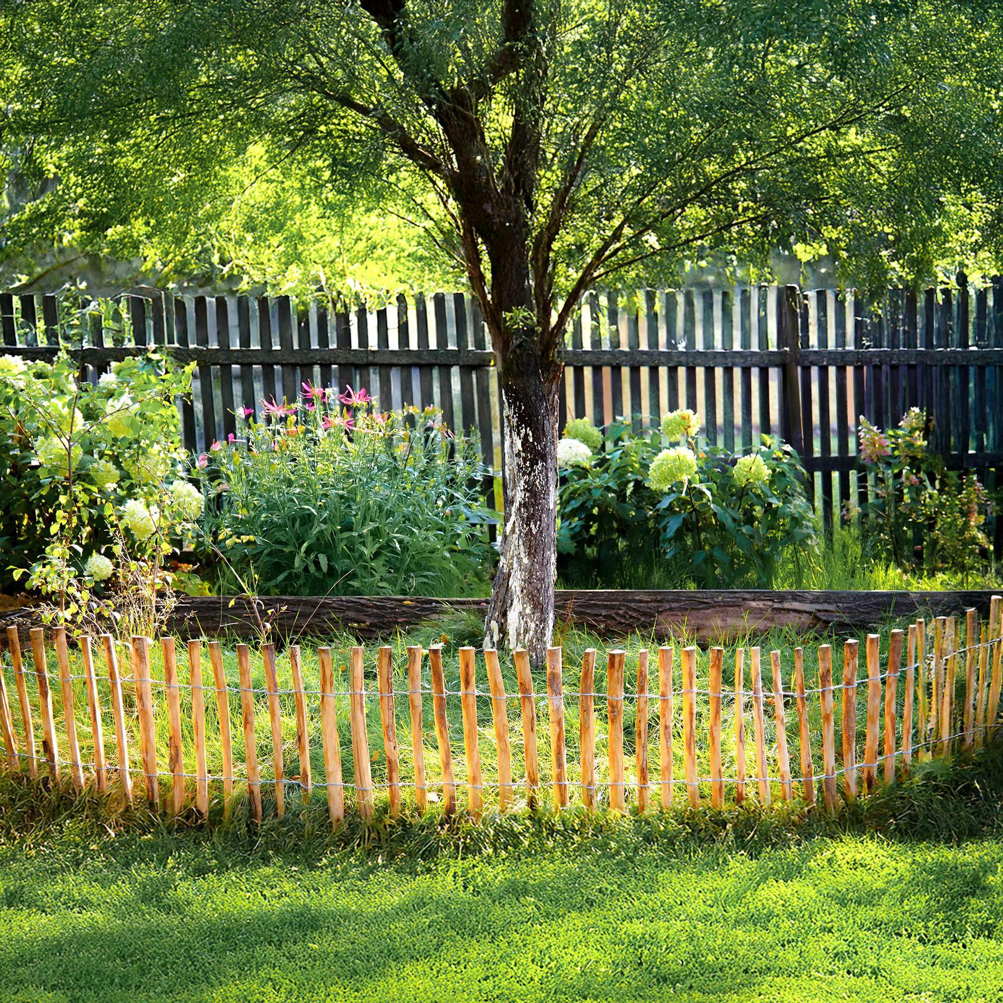 BOGATECO Piquet Clôture en Noisetier Bois | 500 cm de Long et 50 cm de Hauteur | Distance Entre Lattes 4-5 CM | Idéal comme Une Clôture de Jardin | Peut être Utilisé comme de Support pour Les Vignes