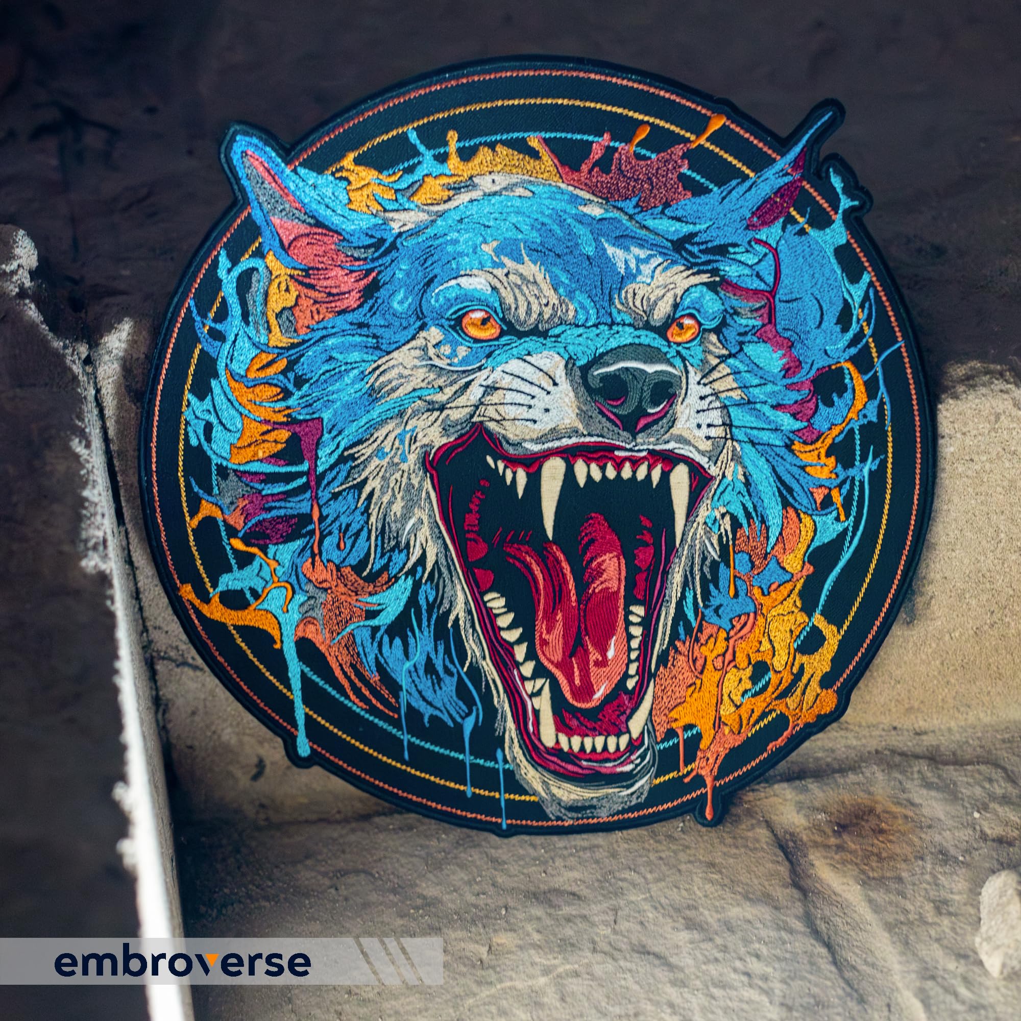 EMBROVERSE Parche bordado de lobo azul feroz, gran aplique de animal termoadhesivo, parche para la espalda de chaqueta de motocicleta, 14.8 x 15 pulgadas