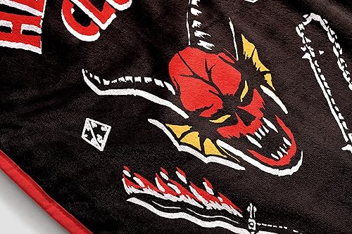 Miniatura 3 de Netflix Jay Franco Stranger Things Defeat Hellfire Manta – Bedding Meausres 46 x 60 pulgadas – Forro polar súper suave resistente a la decoloración