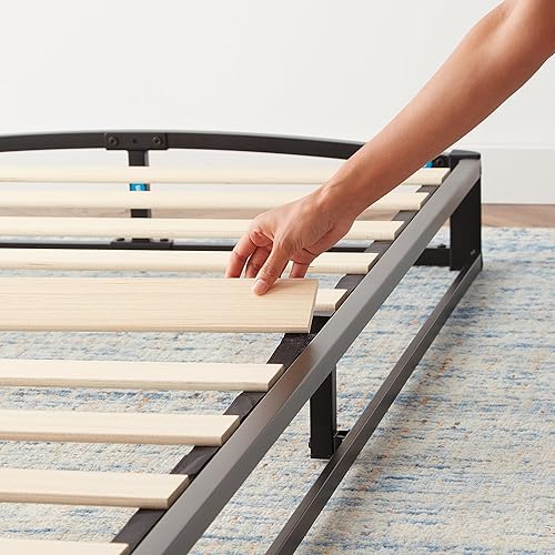 Miniatura 4 de Amazon Basics Metal Platform Bed Frame, with Wood Slat Support, 6 inches High, Queen, Black