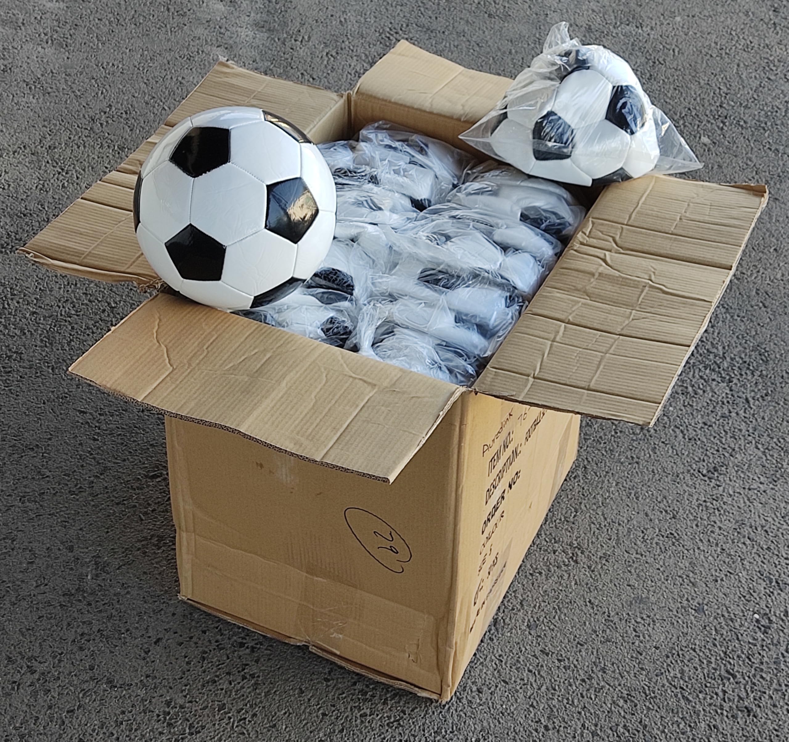 50x Fußball klassisch TPU sw Gr.5 - maschinengenäht ohne Werbeaufdruck