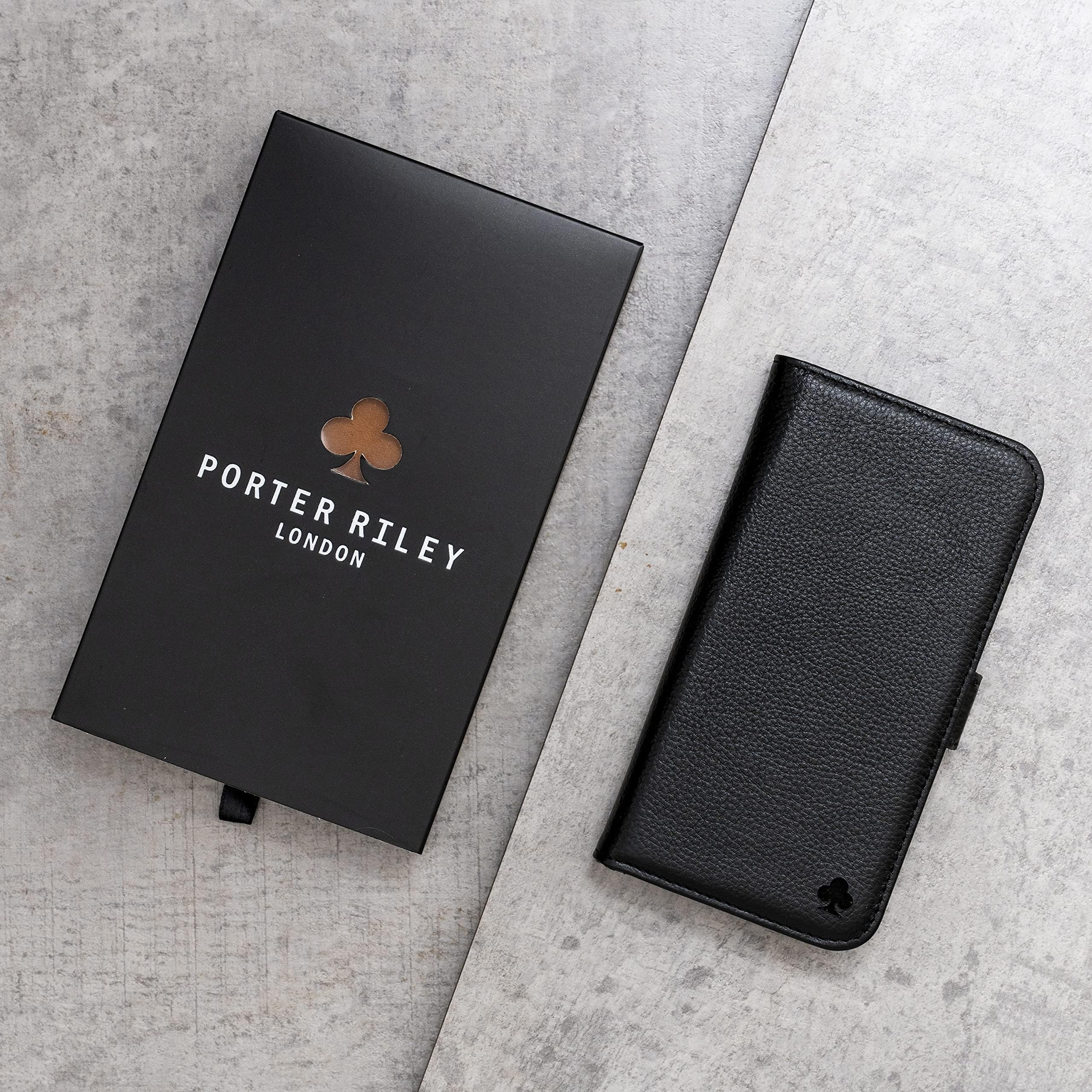 Porter Riley – Custodia per Samsung Galaxy A56. Custodia/Flip/Cover/Supporto/in Vera Pelle Sottile di Prima qualità. (Marrone Cioccolato) (Nero Puro)