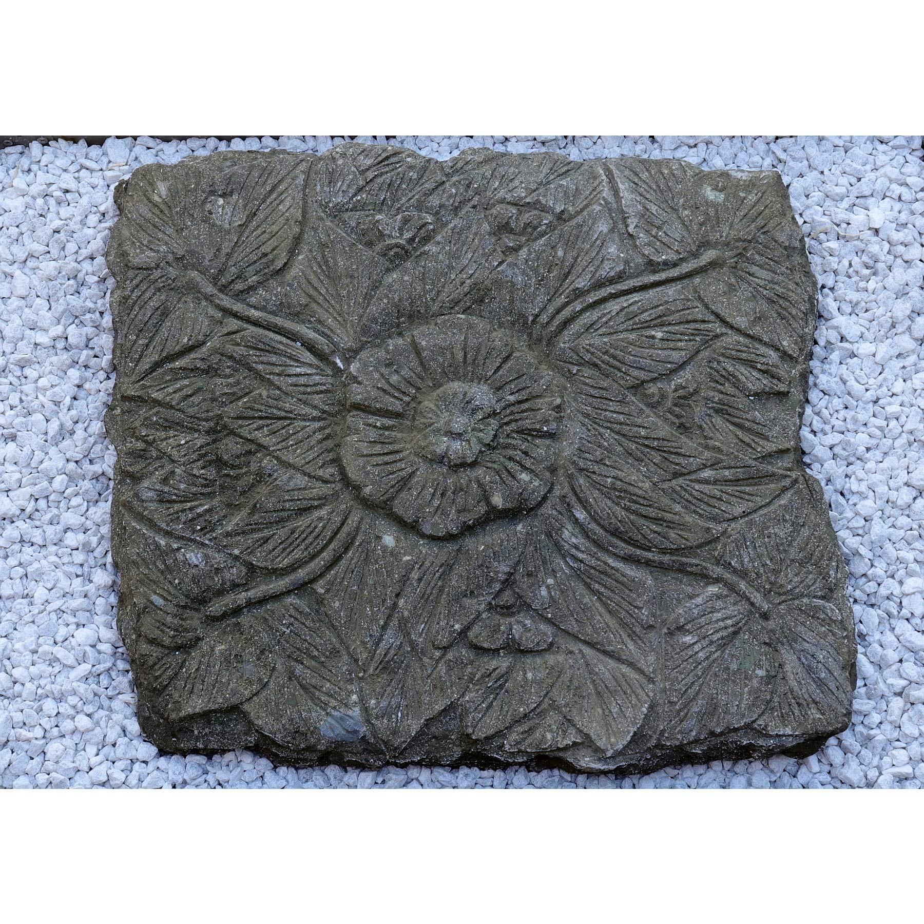 STONE art & more Blüten-Relief, Trittplatte, Trittstein, grüner Lavastein, Naturstein, frostfest