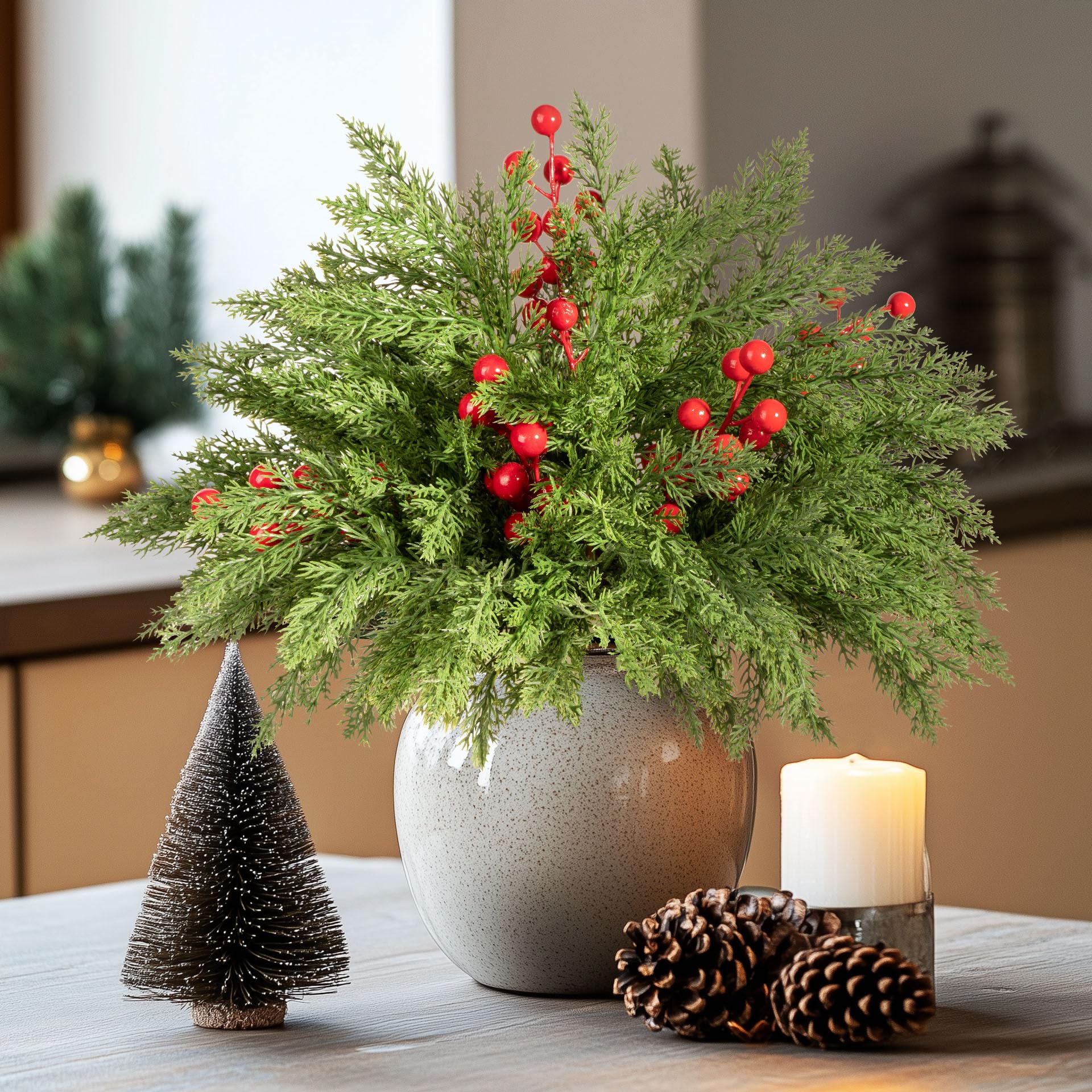 Künstliche Norfolk-Kiefernstiele mit roten Früchten, 6 künstliche Zweige für DIY-Kranz, Weihnachten, Neujahr, Urlaub, Dekoration, Kamindekoration, Innenbereich, Heimdekoration, 34 cm (ohne