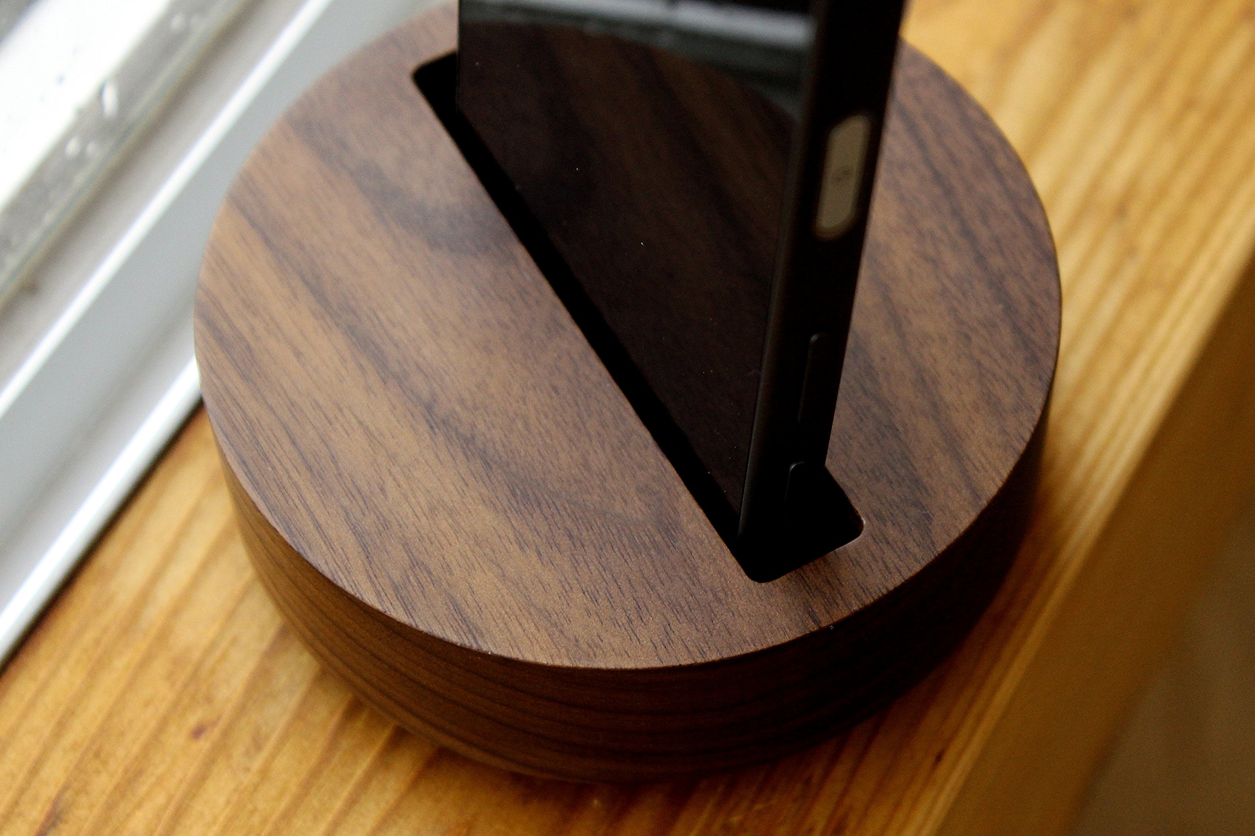Amazon | 「Wooden Speaker Drum」木塊を削り出した、シンプルな無電源
