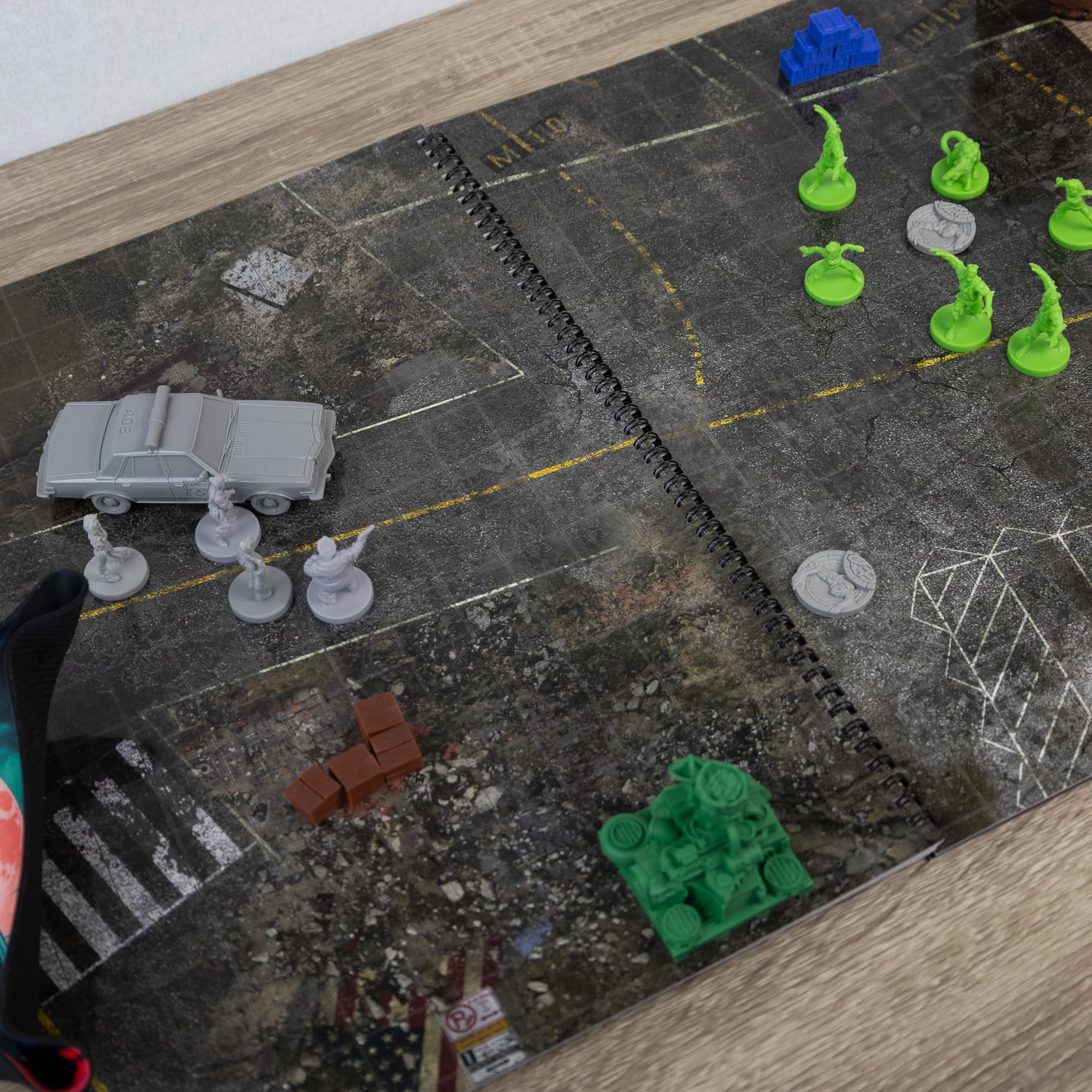 PLAYMATS Future_kw A3 suchościeralna książka do gier RPG