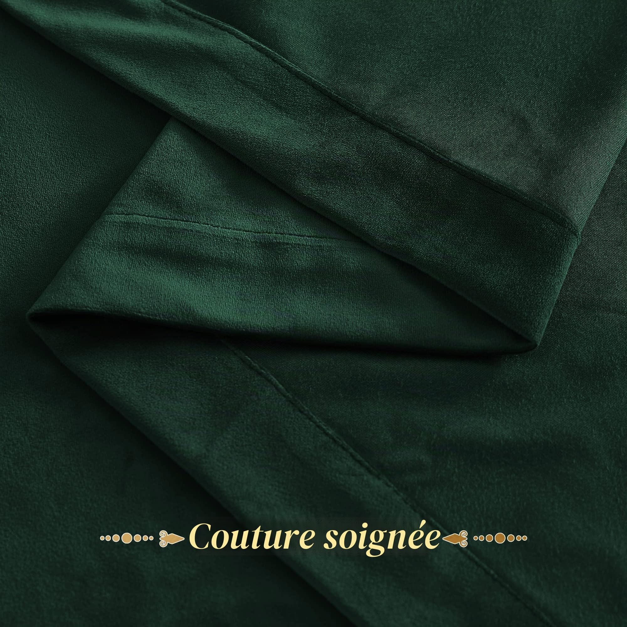 PONY DANCE Rideaux en Velours - Double Rideaux Thermiques Contre Le Froid Epais Prêt à Poser avec Oeillets Métallique Decoration Noël Salon Chambre, L 132 x H 260 cm, Vert Foncé, Lot de 2