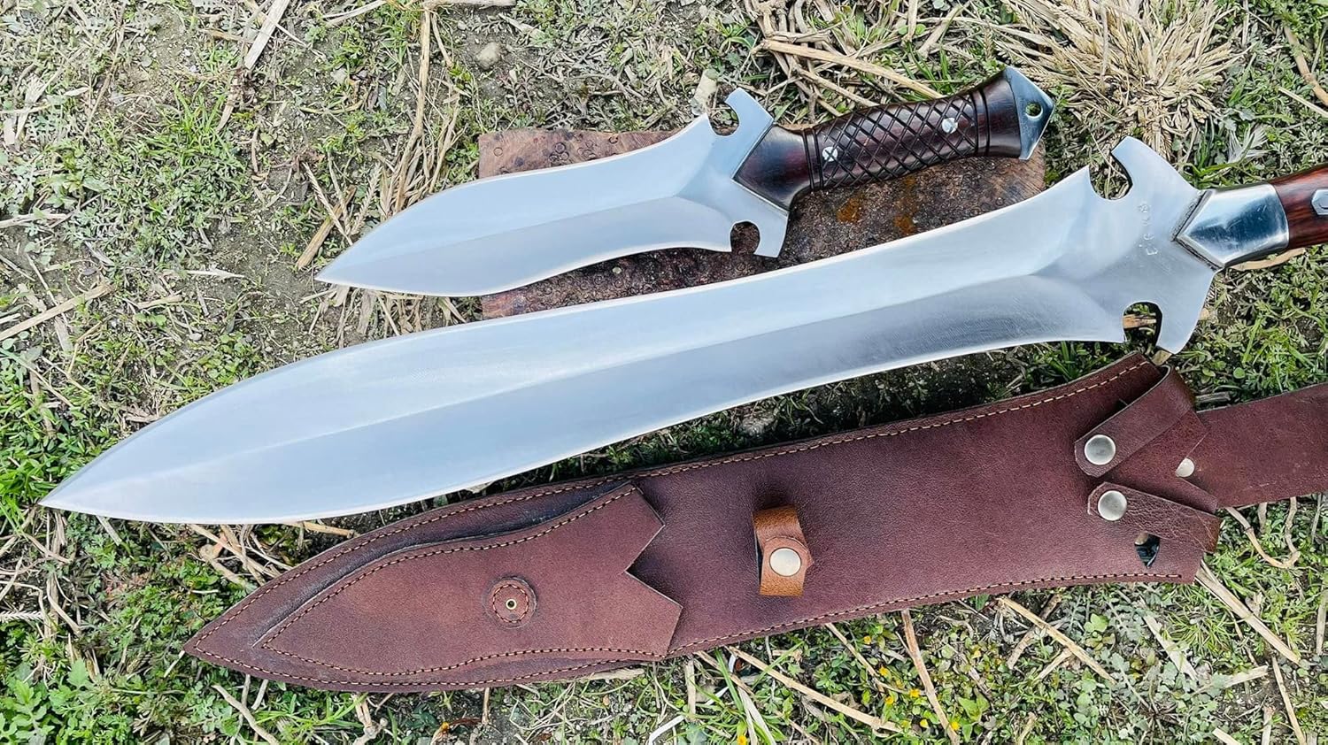 20 Inches Blade Hand Forged Hunting Sword - Viking Sword - Custom Made - Leaf Spring Carbon Steel - Tempered - Sharpen - Utility Knife - Ready to Use with Leather Scabbard