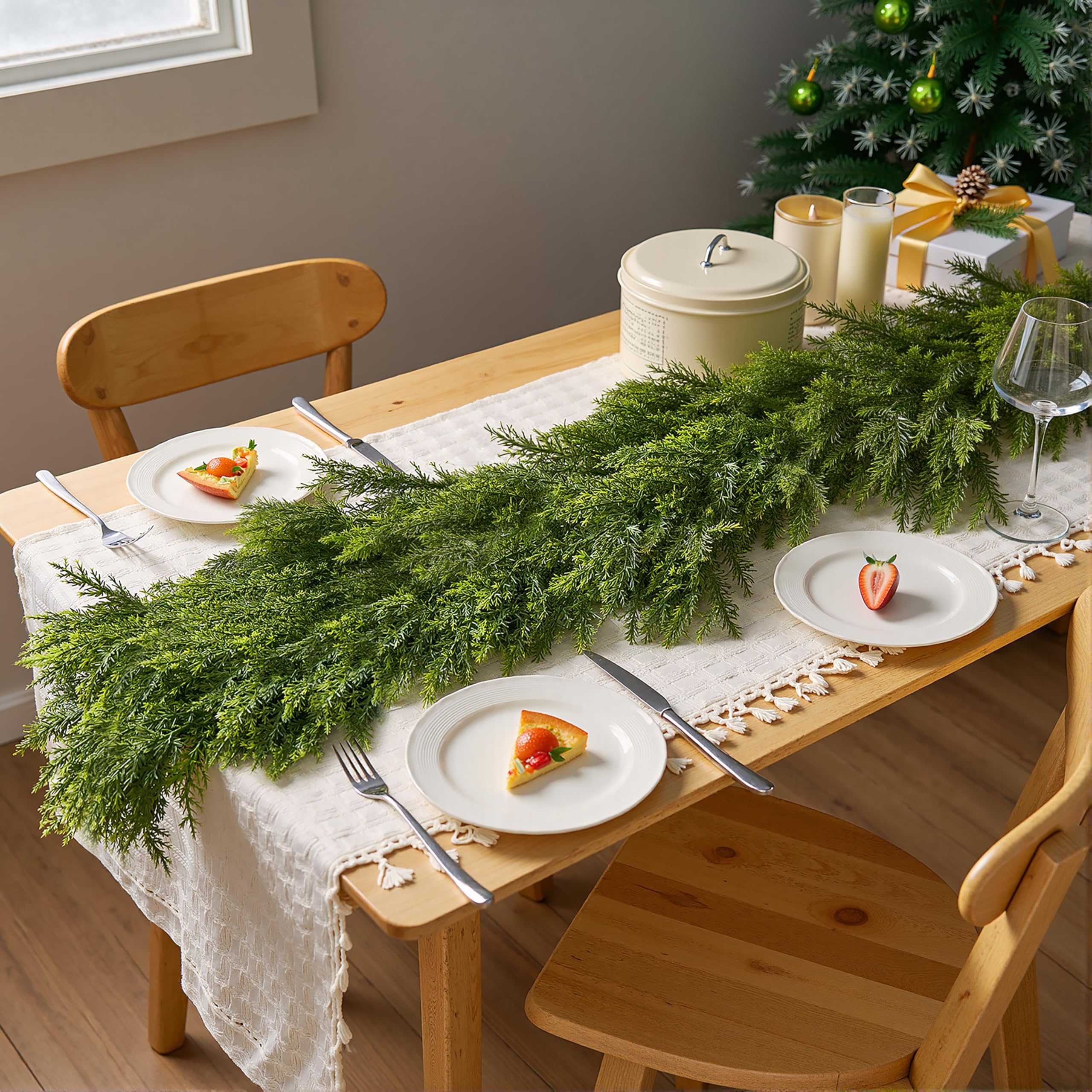 JOYIN Weihnachtsgirlande aus Zedernholz, realistisches Kiefern-Design, dick, üppig und biegbar, grüne Weihnachtsgirlande für Kaminsims, Tisch, Veranda, Innenbereich, Weihnachts-Party-Dekorationen