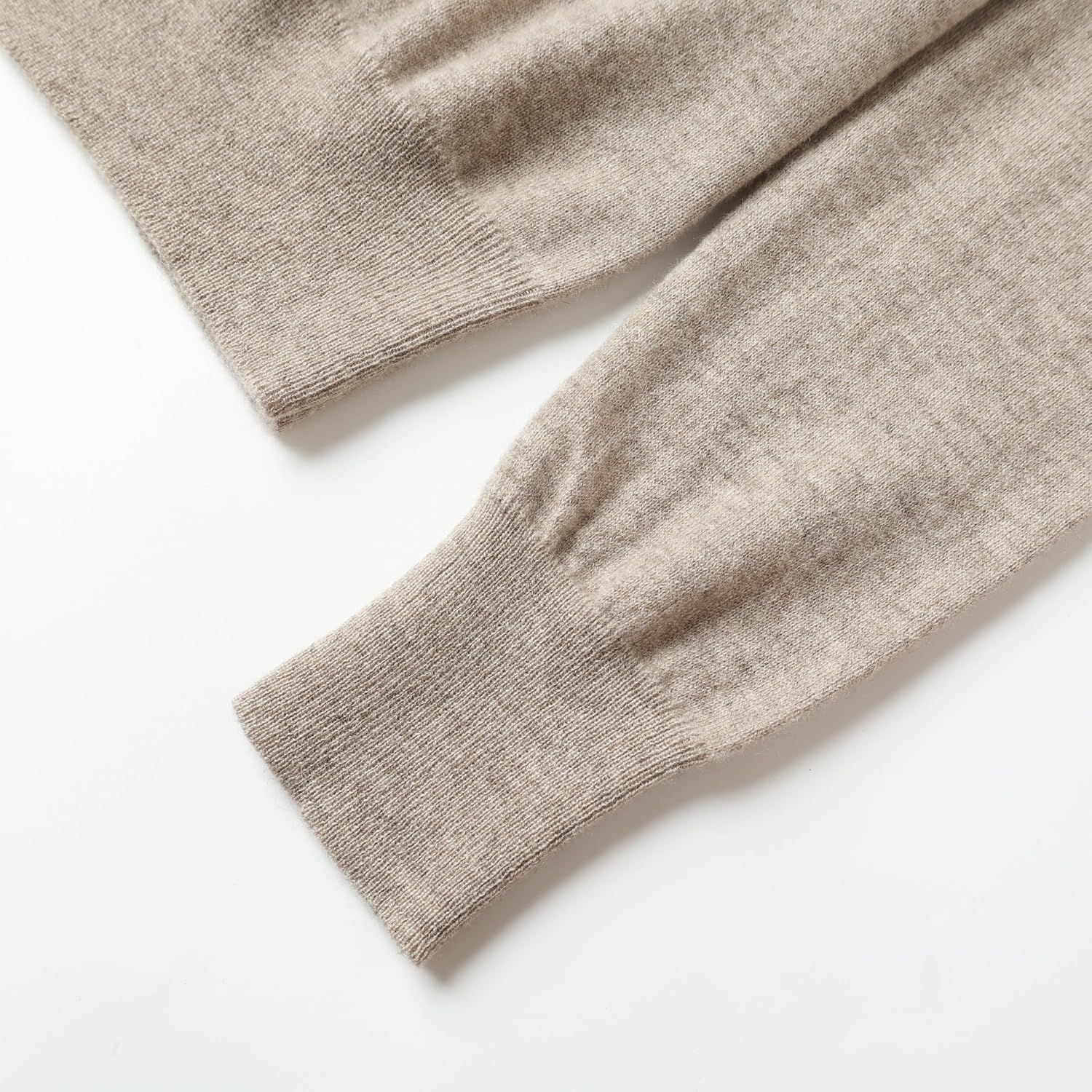 FINEAST Women’s 100% Pure Cashmere Crew Neck Pullover Sweaters Undyed Natural Knit Lightweight Soft Timeless Essential