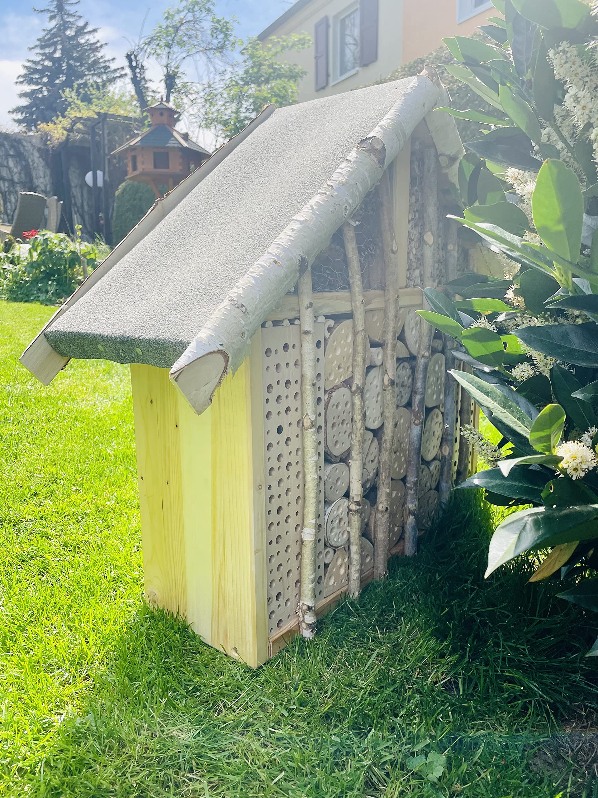 handgefertigtes exclusives Insektenhotel XXL Wildbienen-Nisthilfe I nach NABU Empfehlung I 26 kg schwer I Insektenhaus I wetterfest I Produziert in Sachsen I Werkstätten für behinderte Menschen