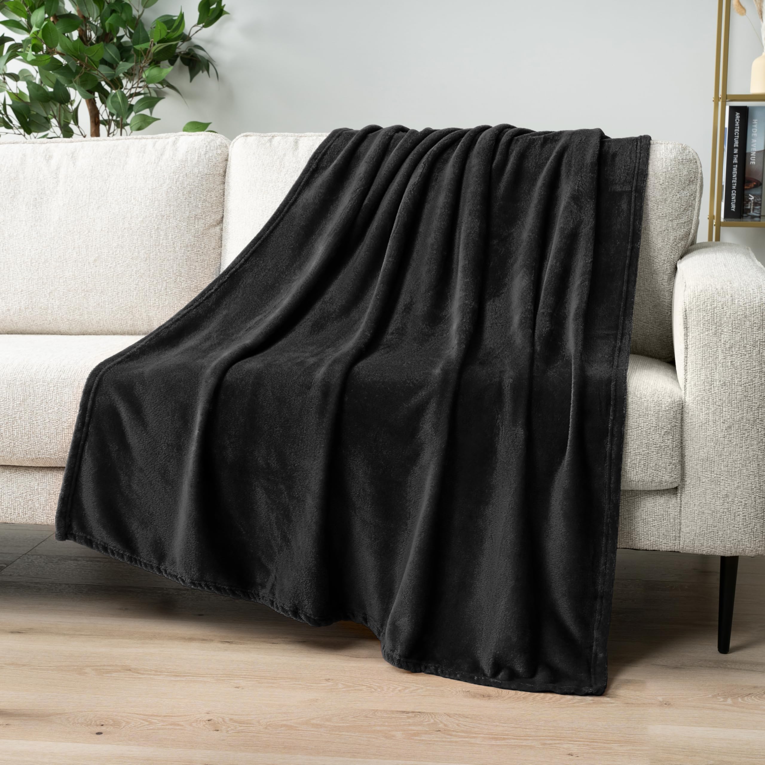 PAVILIA Black Fleece Throw Blanket for Couch Twin Size, Super Soft Fuzzy Flannel Throw for Sofa, Luxury Plush Microfiber Blanket Twin Bed, Home Decorative Velvet Gift Blanket, 60x80